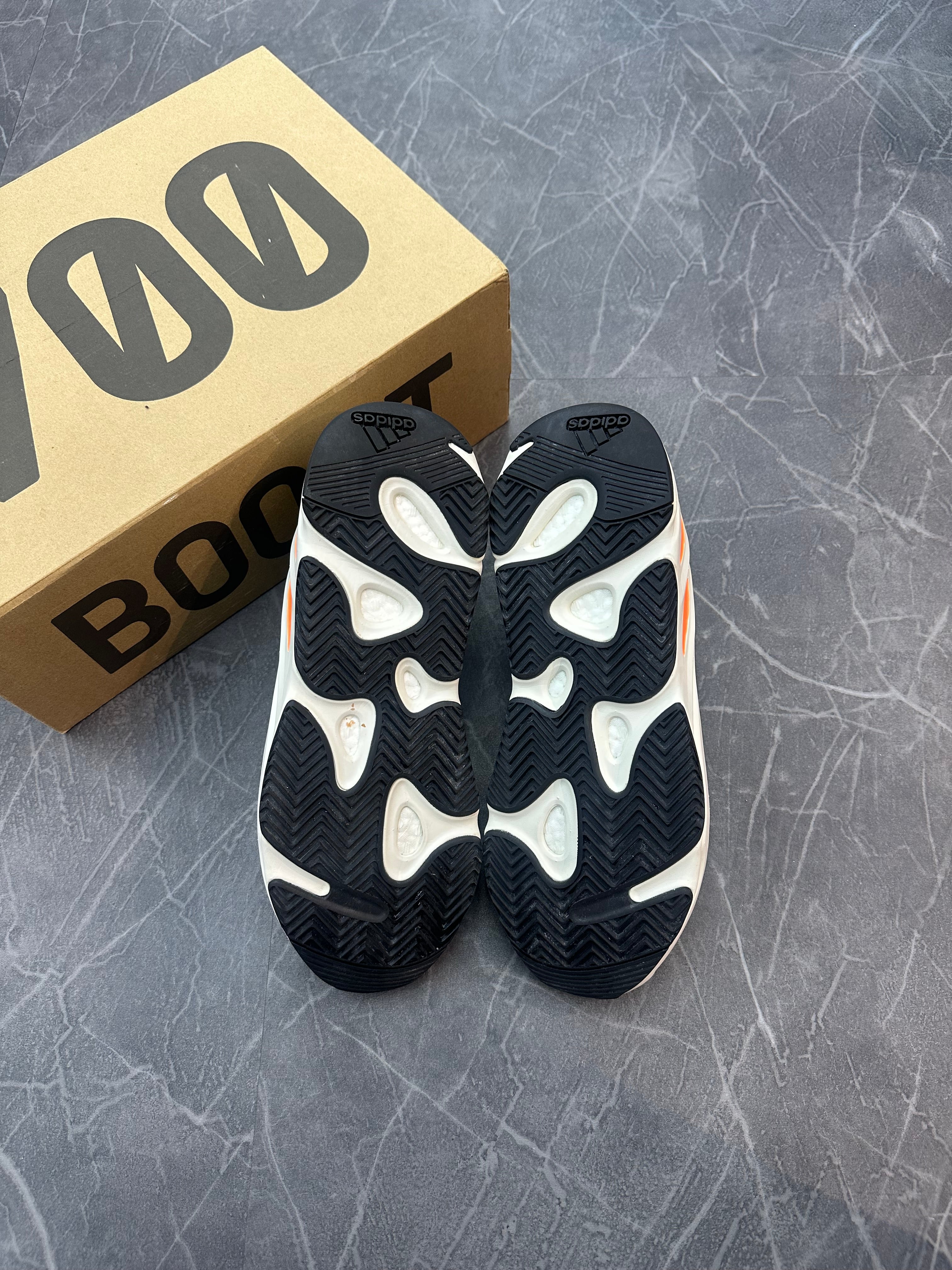 Yeezy 700 “Wave Runner”