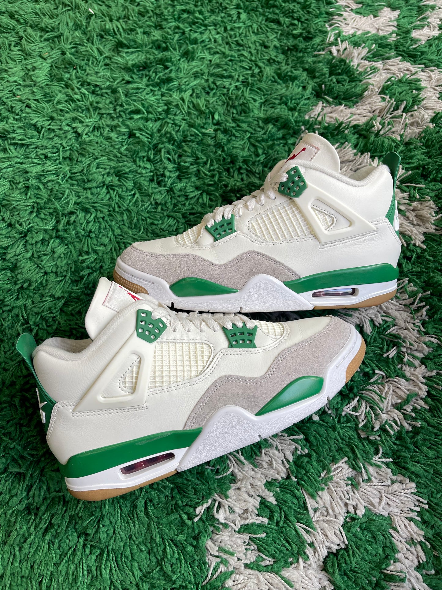 Jordan 4 SB “Pine Green”