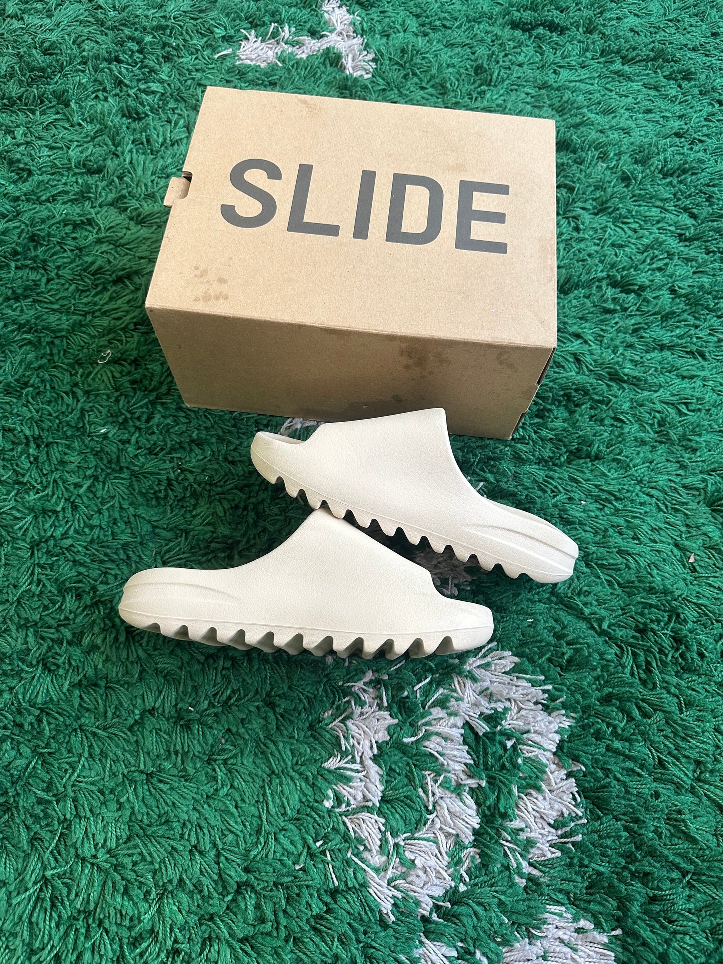 Yeezy Slides “Bone”