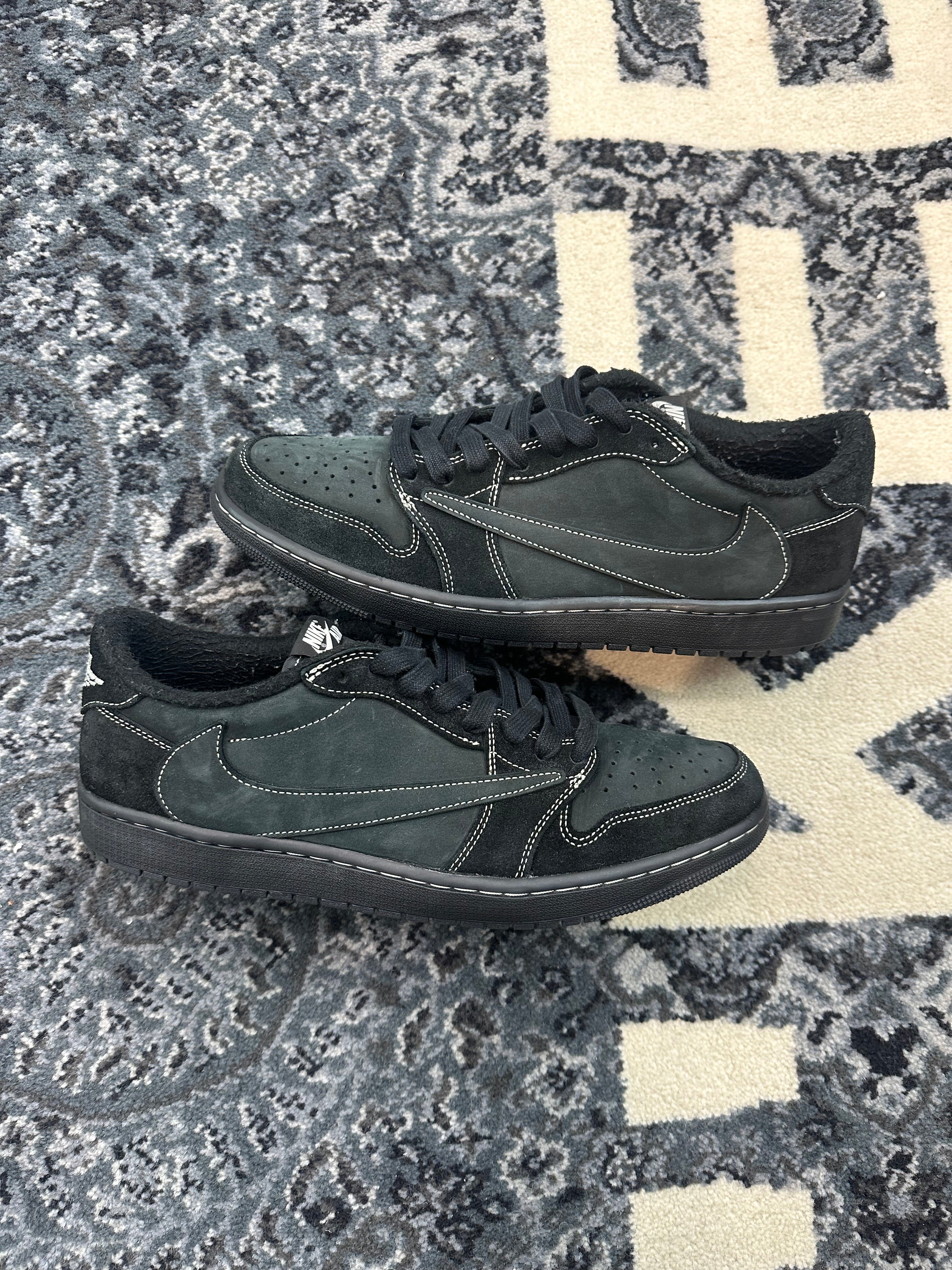 Jordan 1 Low Travis Scott “Phantom”