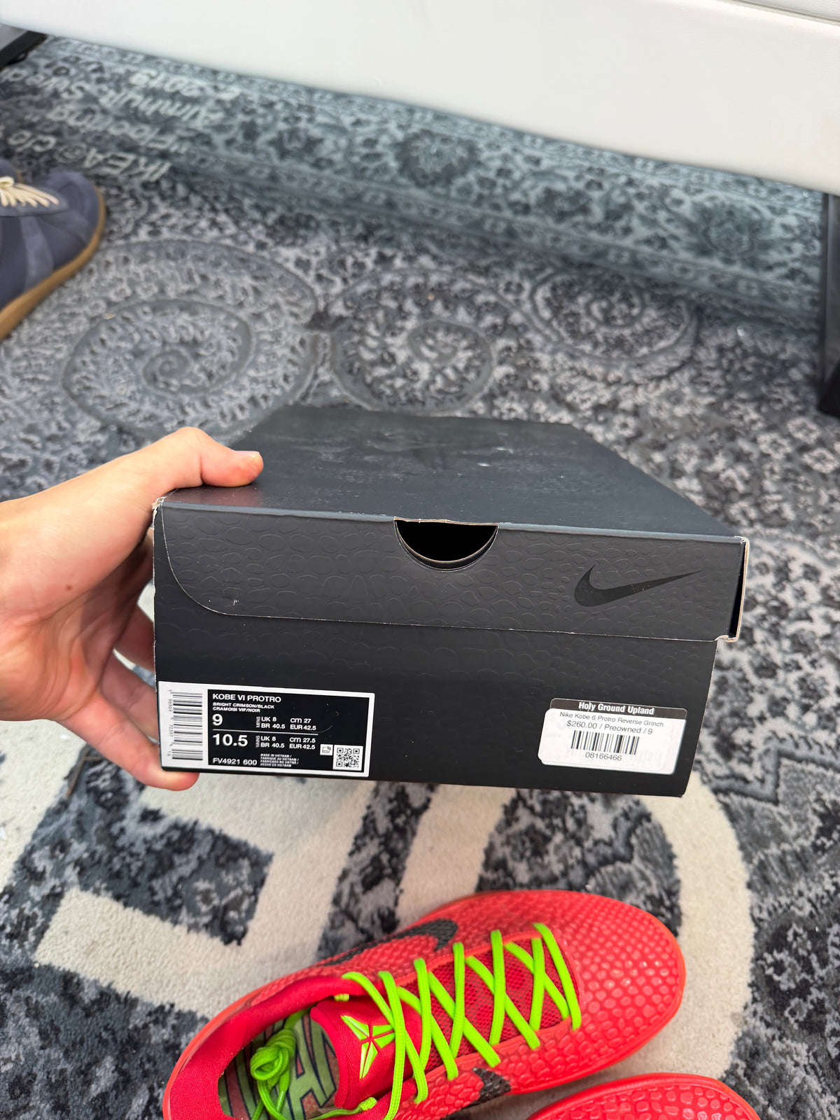 Kobe 6 Protro “Reverse Grinch”