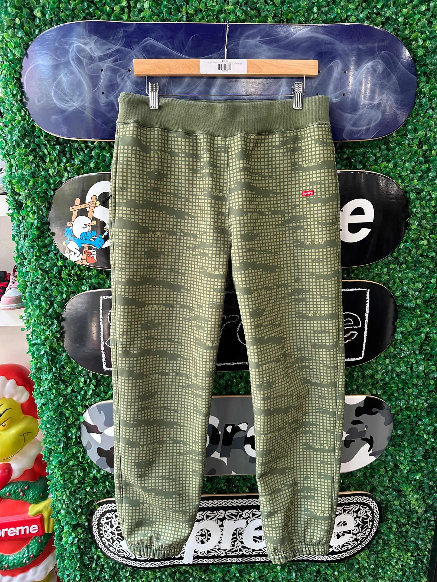 Supreme Windstopper Sweatpants Olive Grid Camo