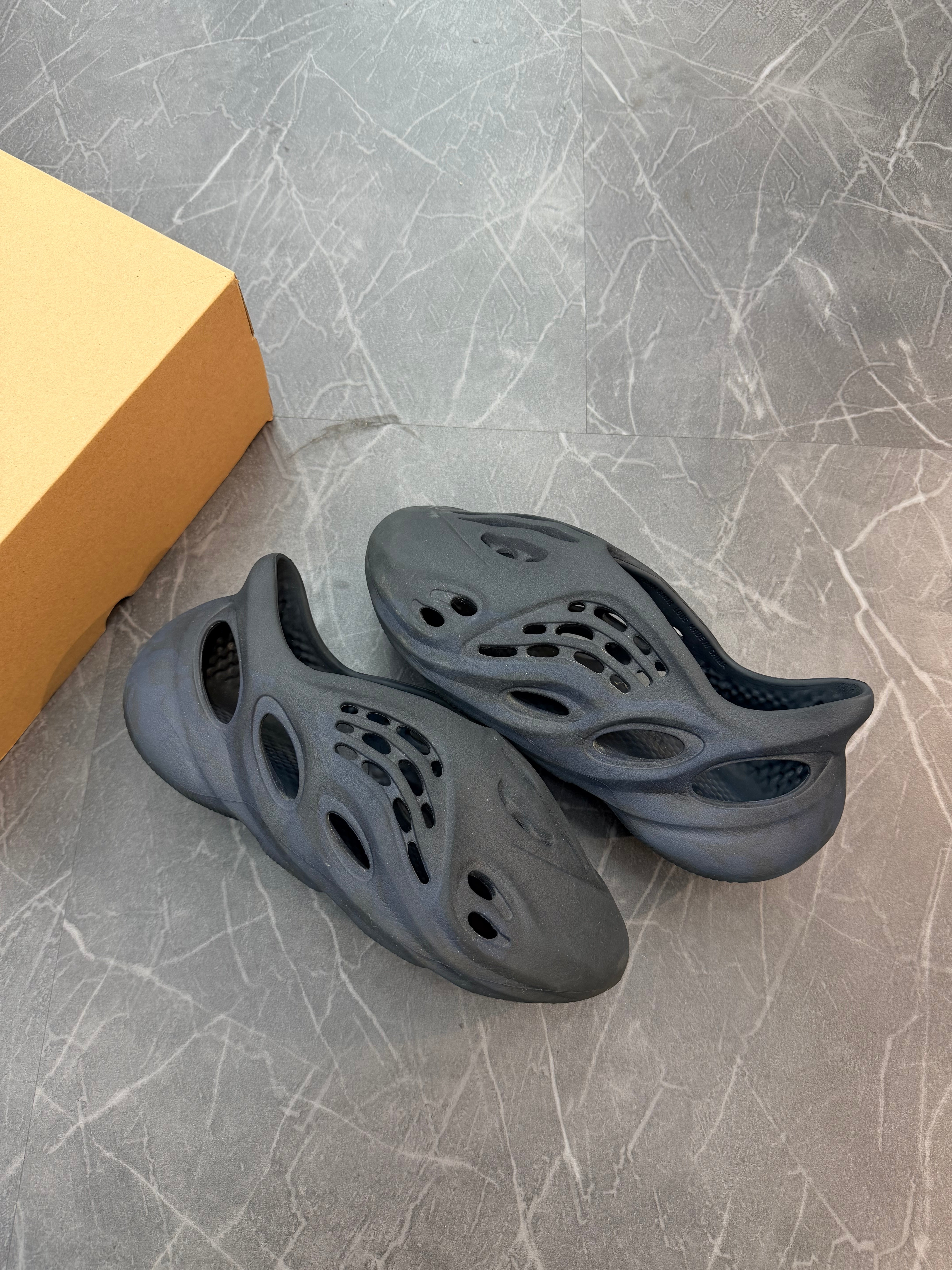 Yeezy Foam Runner “Mineral Blue”