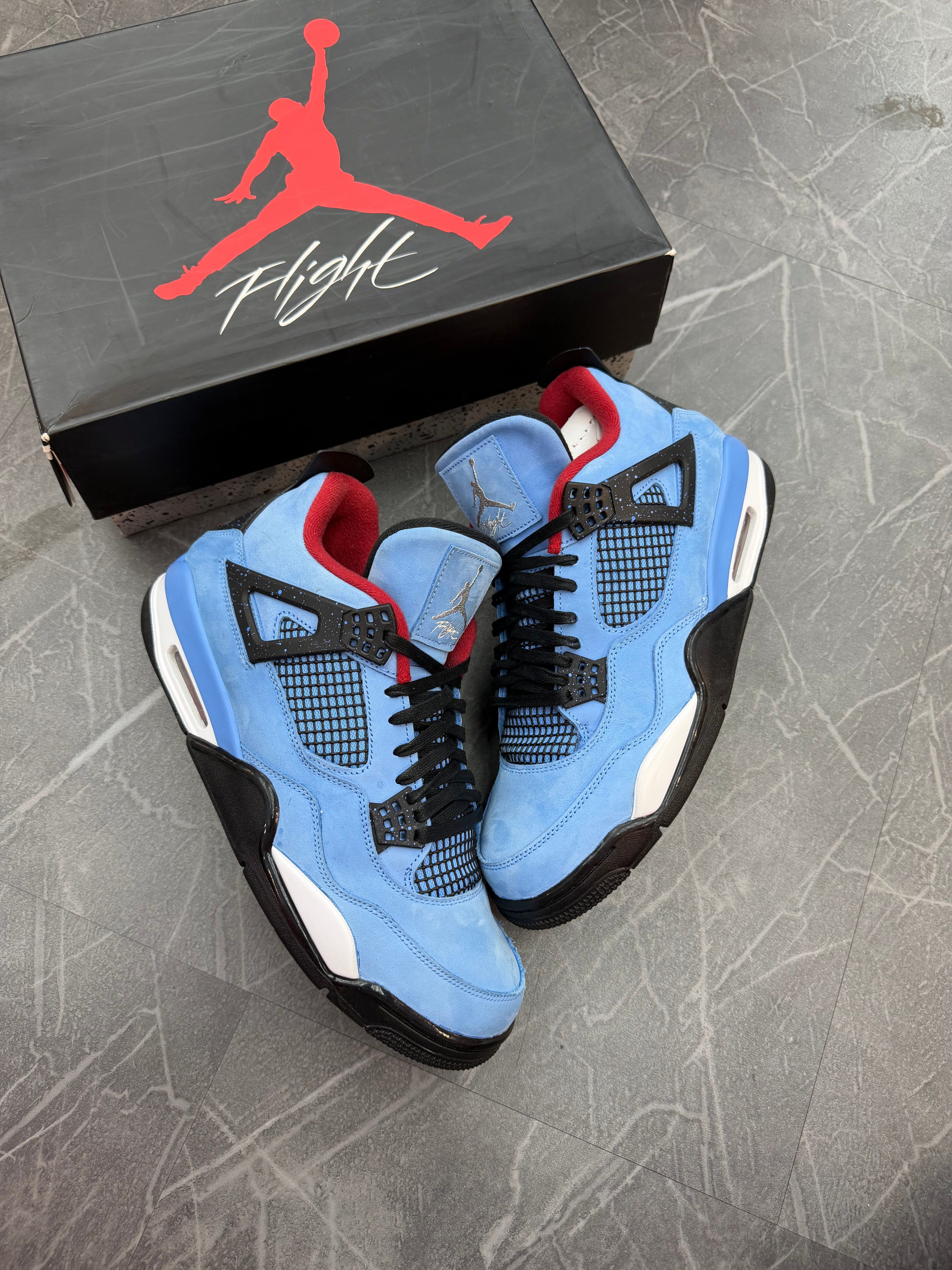 Jordan 4 x Travis Scott “Cactus Jack”