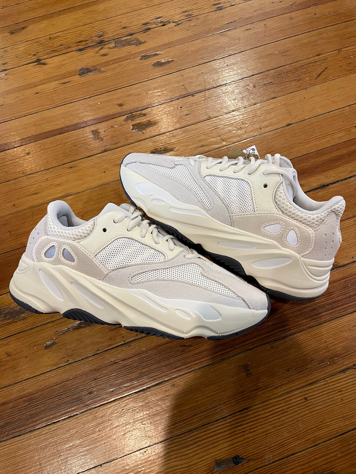 Yeezy 700 “Analog”