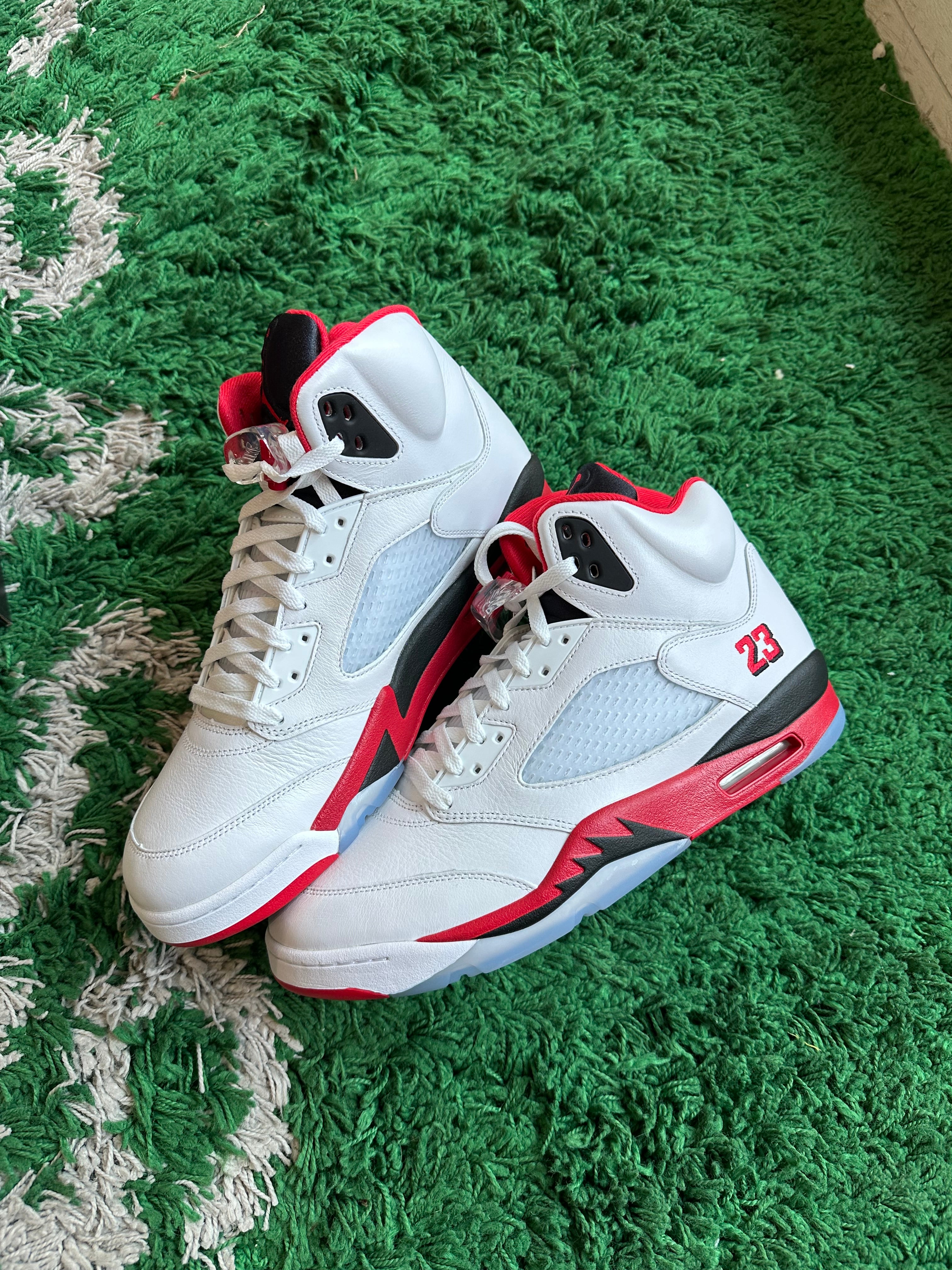 Jordan 5 “Fire Red Black Tongue”