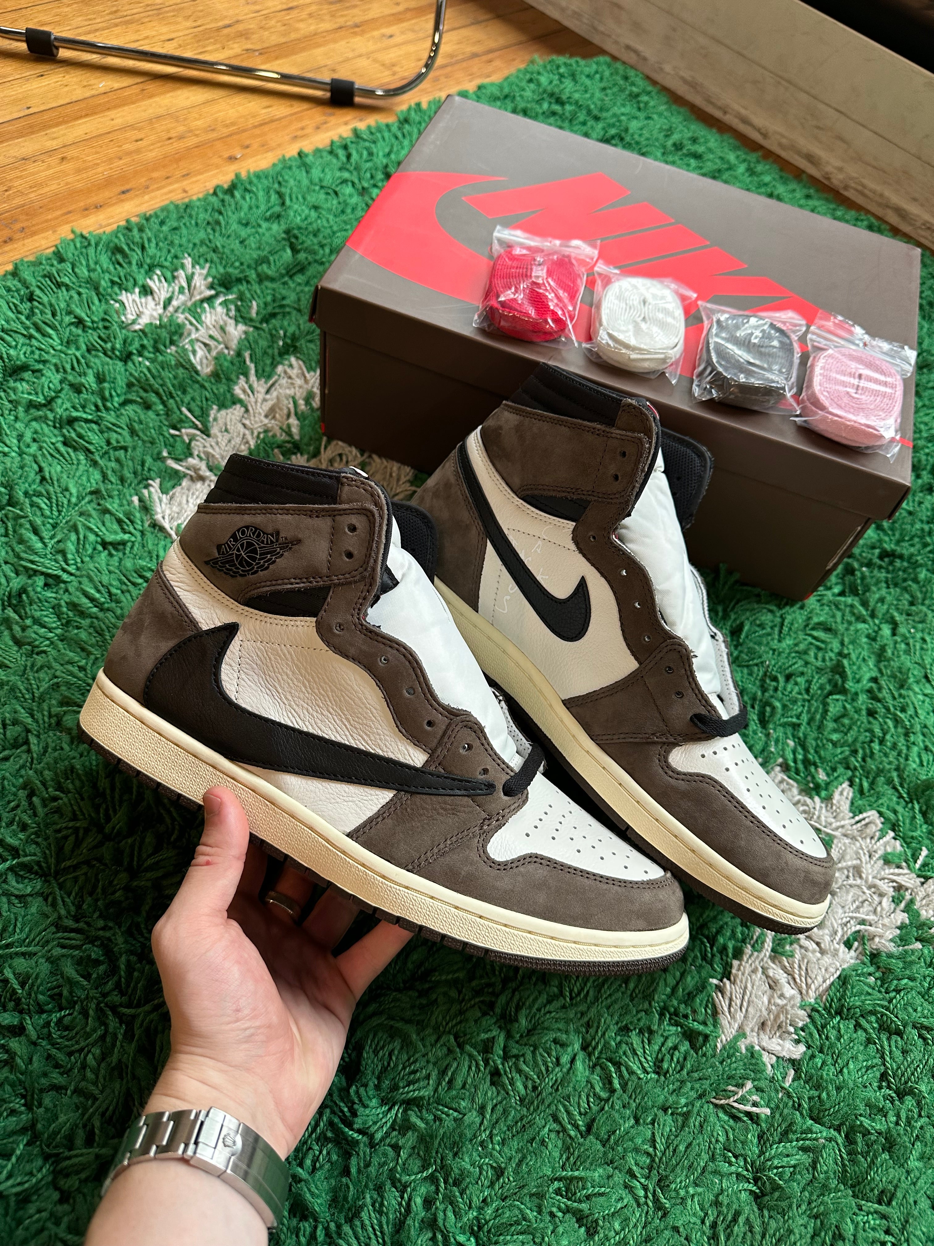 Travis Scott x Jordan 1 High “Mocha”