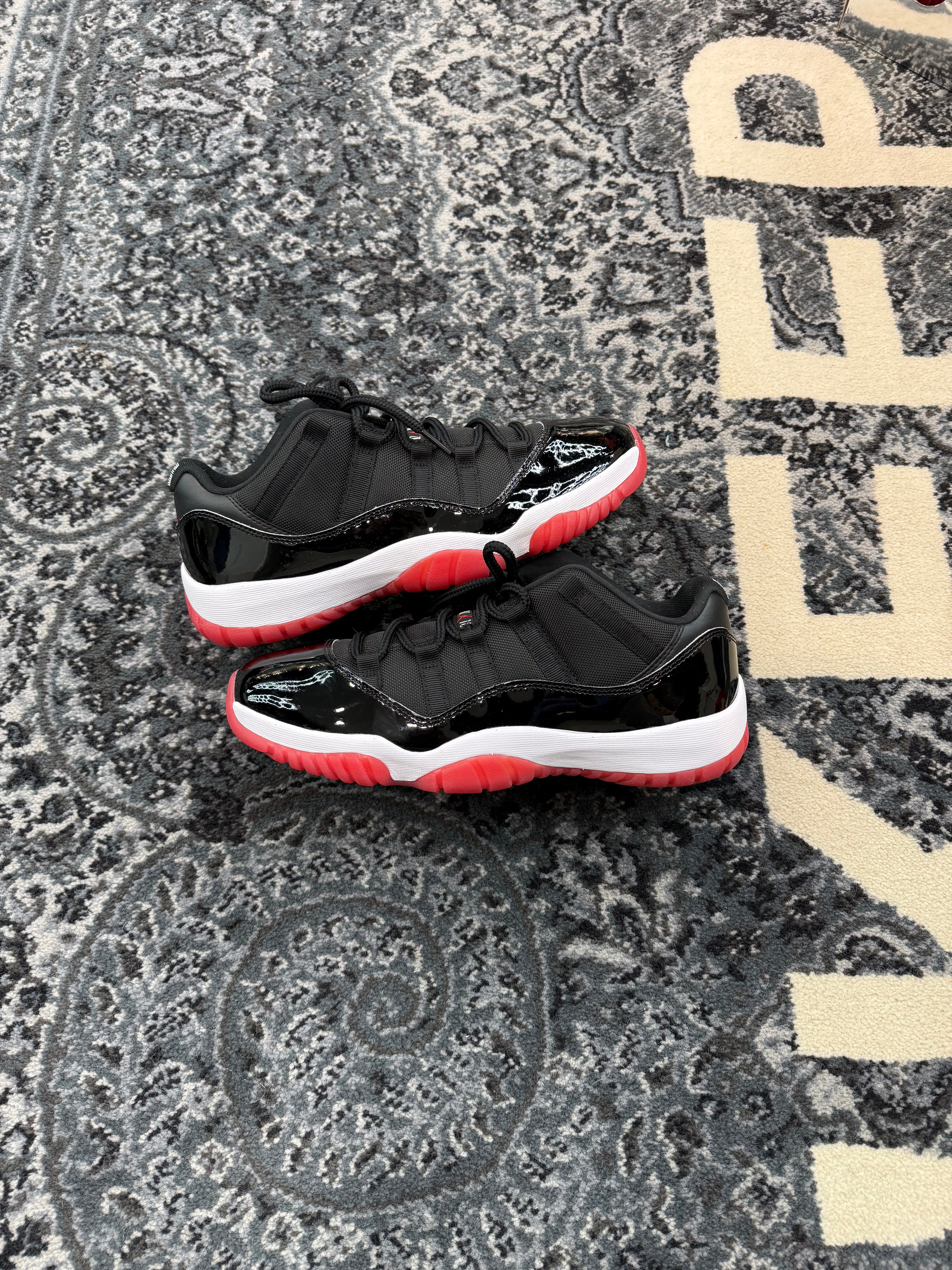 Jordan 11 Low “Bred”