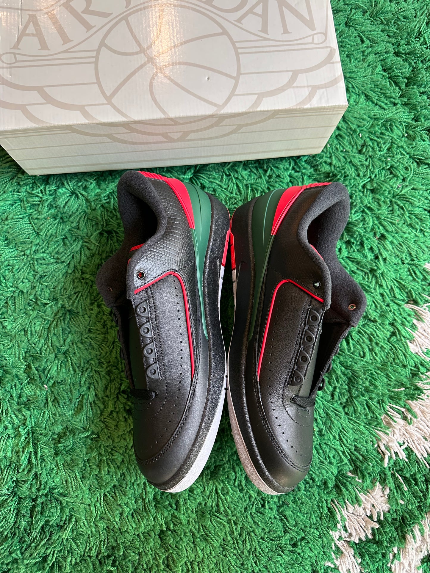 Jordan 2 Low “Christmas”