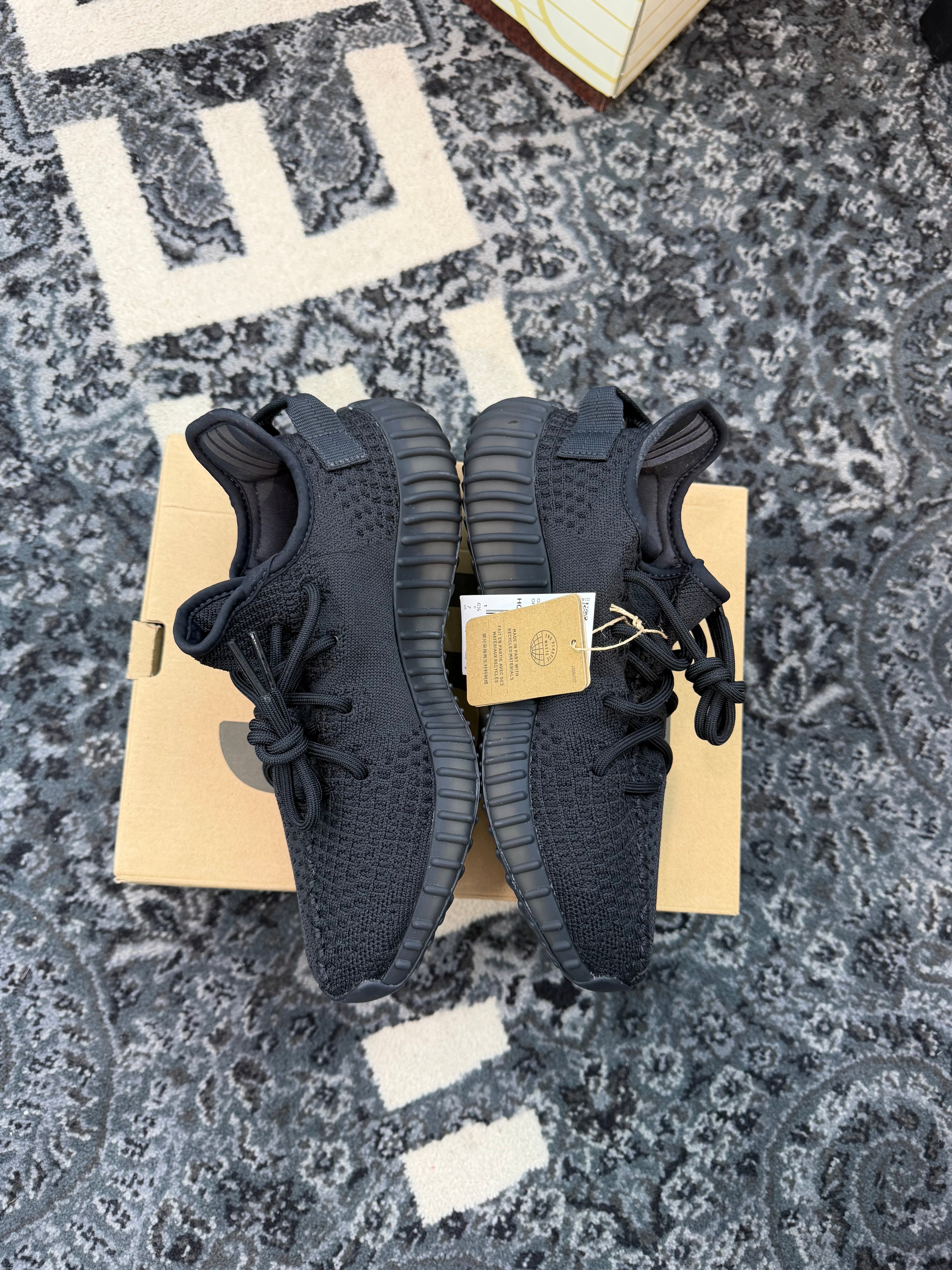 Yeezy 350 V2 “Onyx”