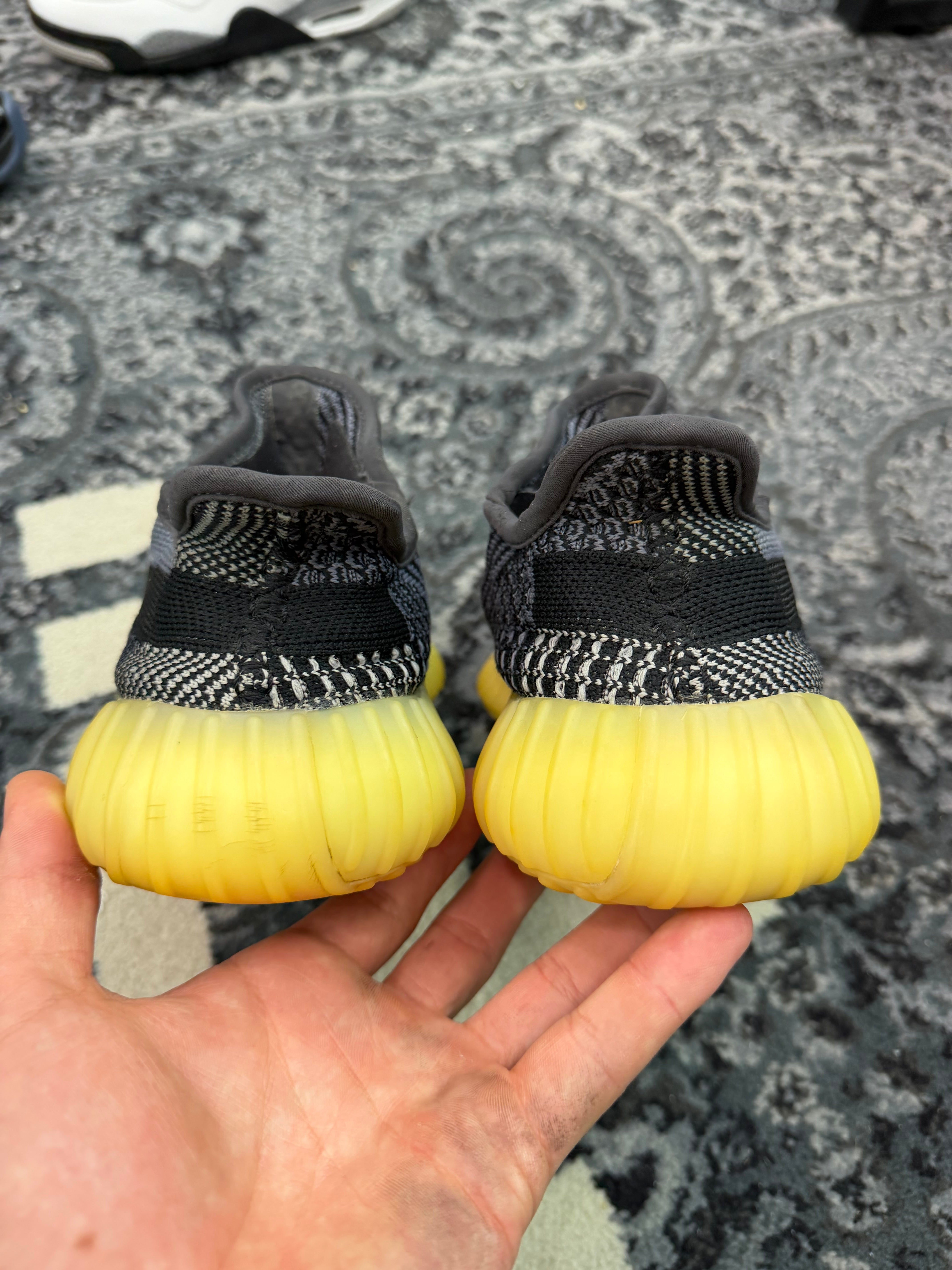 Yeezy 350 “Carbon”