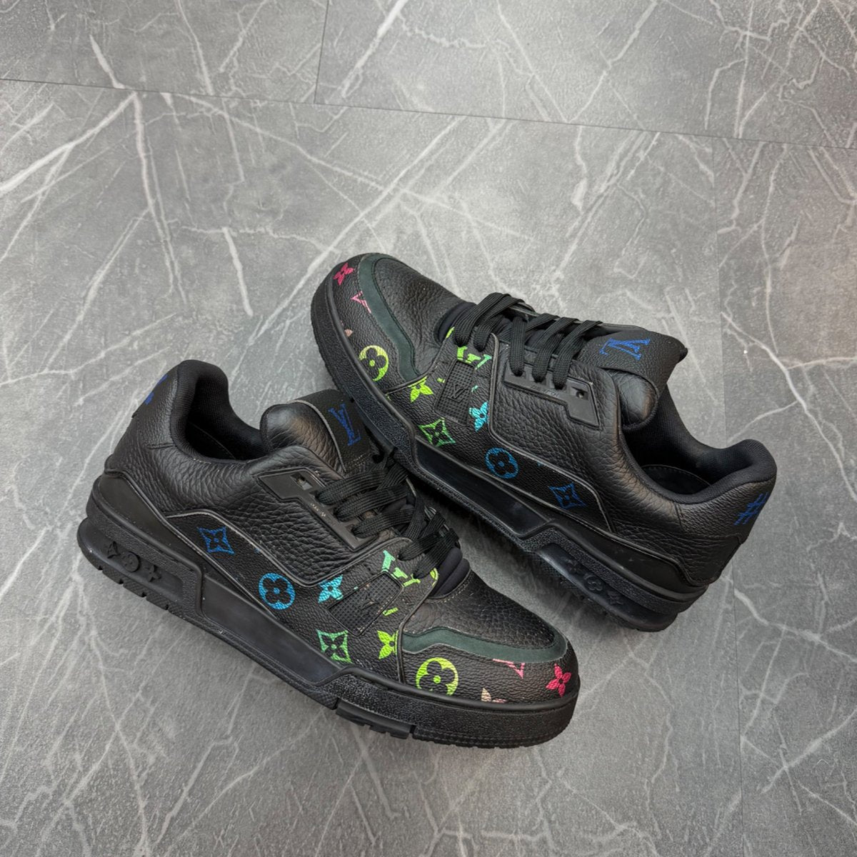 Louis Vuitton Lv Trainer Monogramm Black Multi - front
