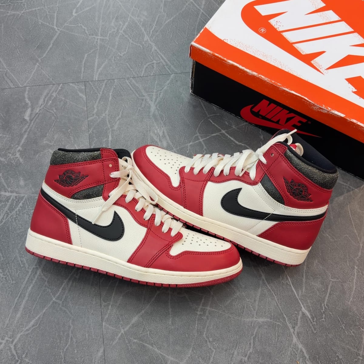 Jordan 1 Retro High OG Chicago Lost and Found (Size 10.5) (Lightly Worn)