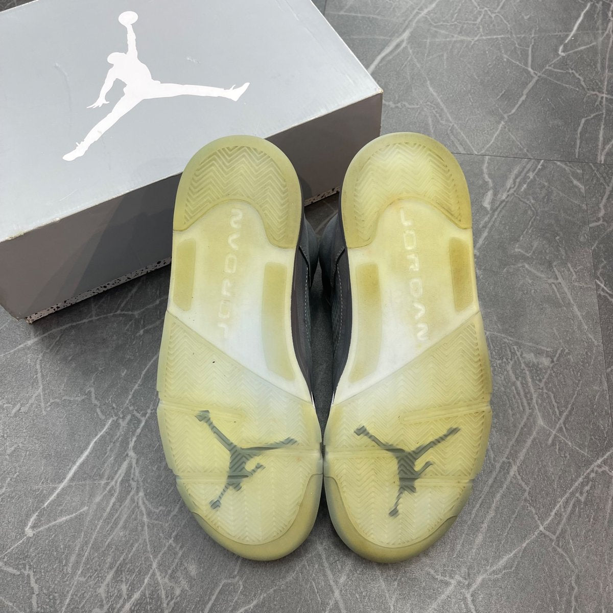Jordan 5 Retro Wolf Grey (2026) (Size 11.5) (Moderately Worn)