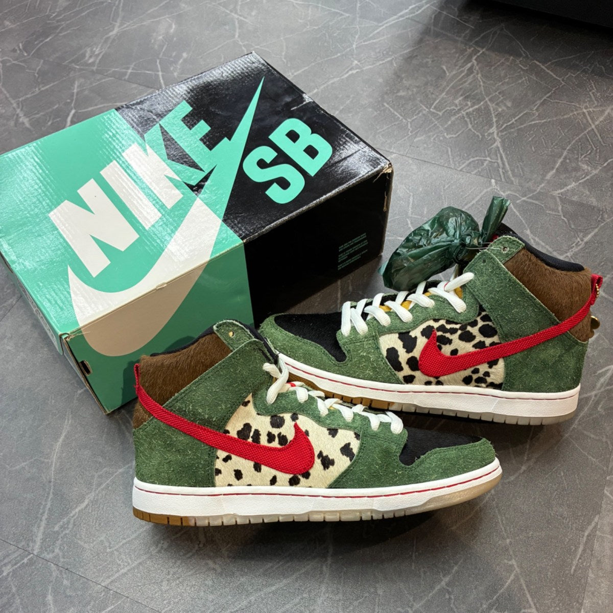 Nike SB Dunk High Dog Walker (Size 9) (VNDS)