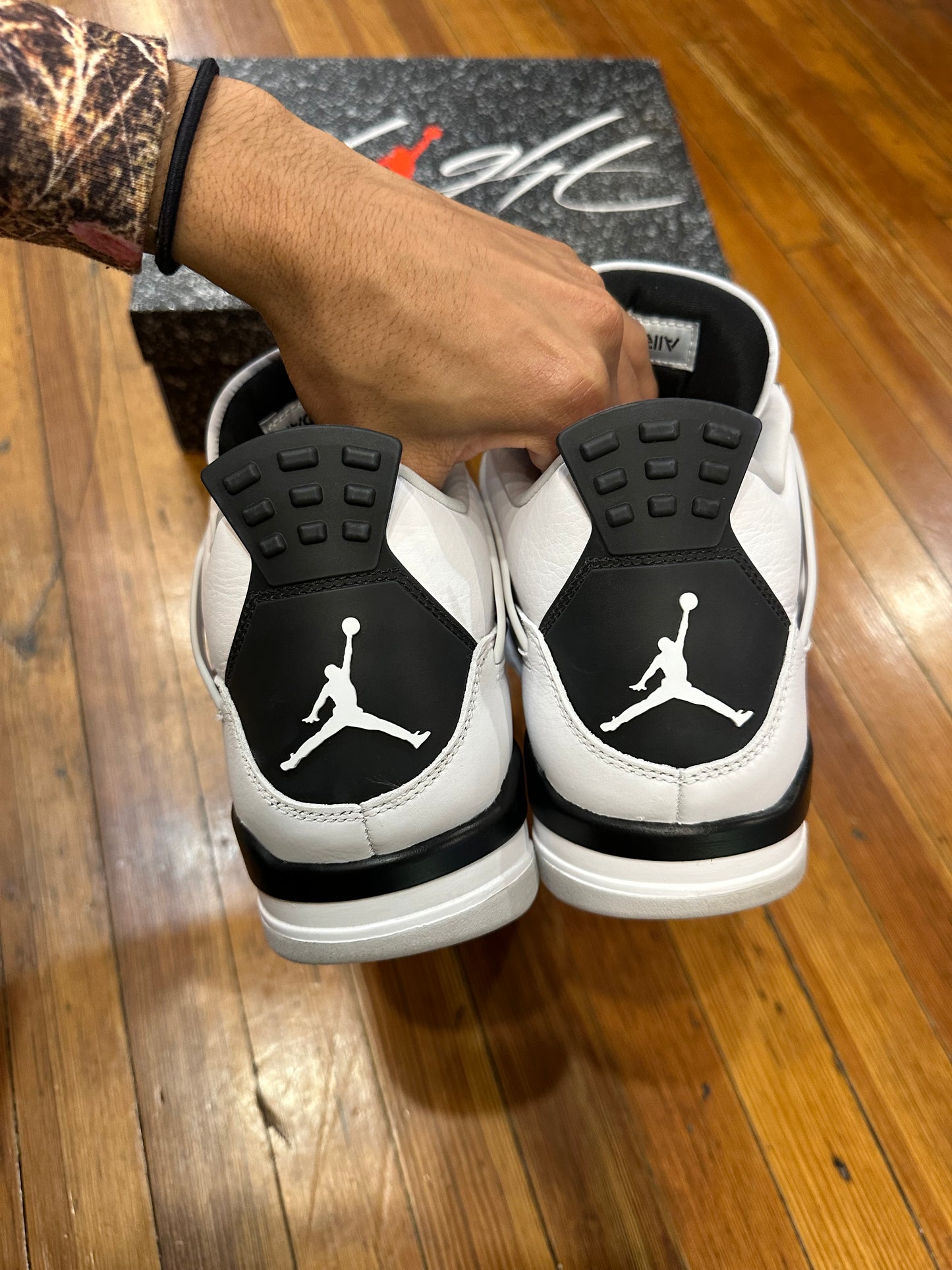 Jordan 4 “Military Black”