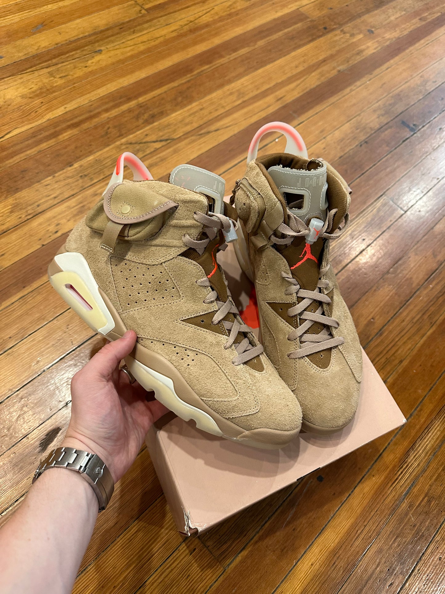 Travis Scott Jordan 6 “British Khaki”