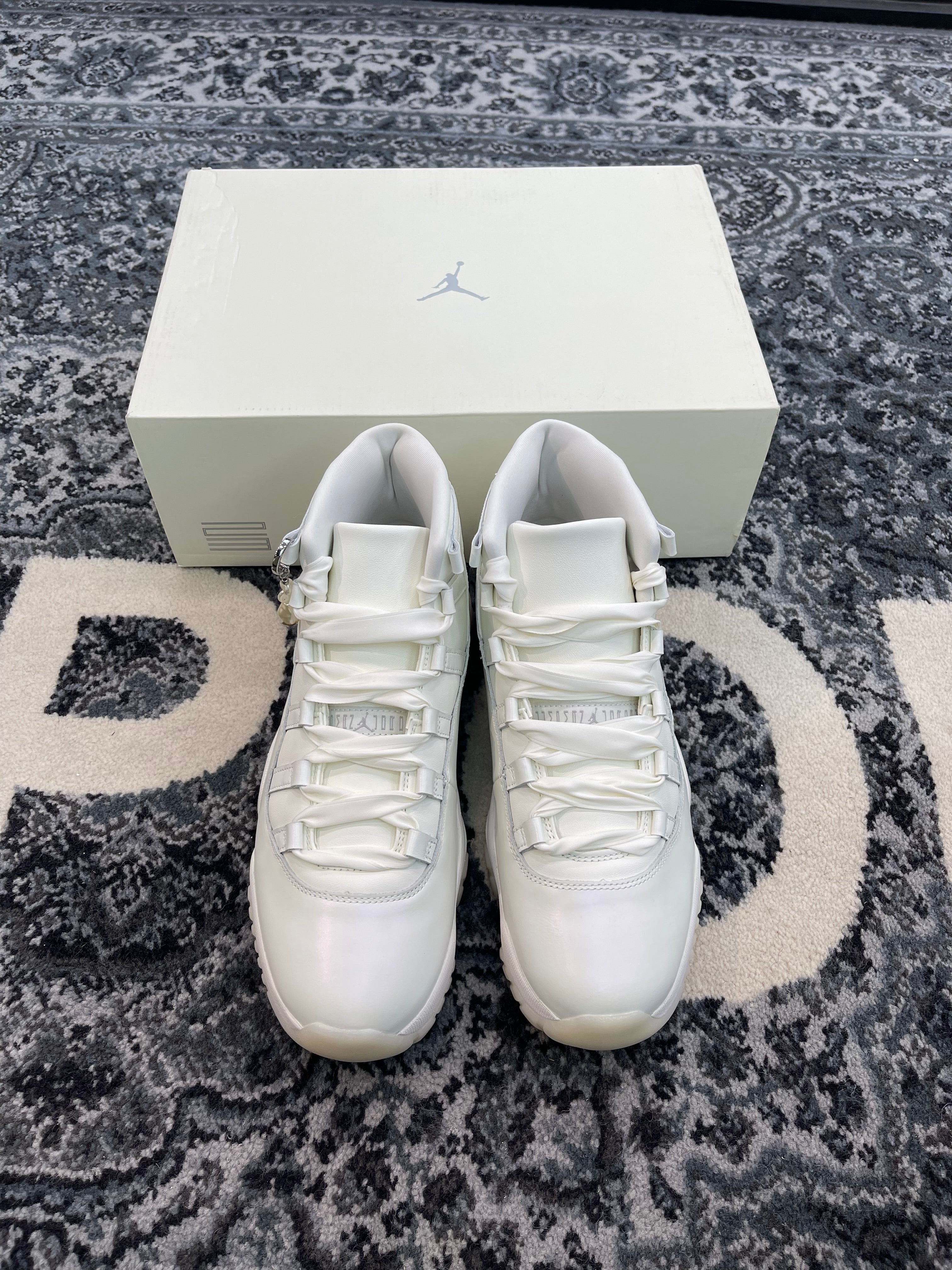 Jordan 11 “Pearl”