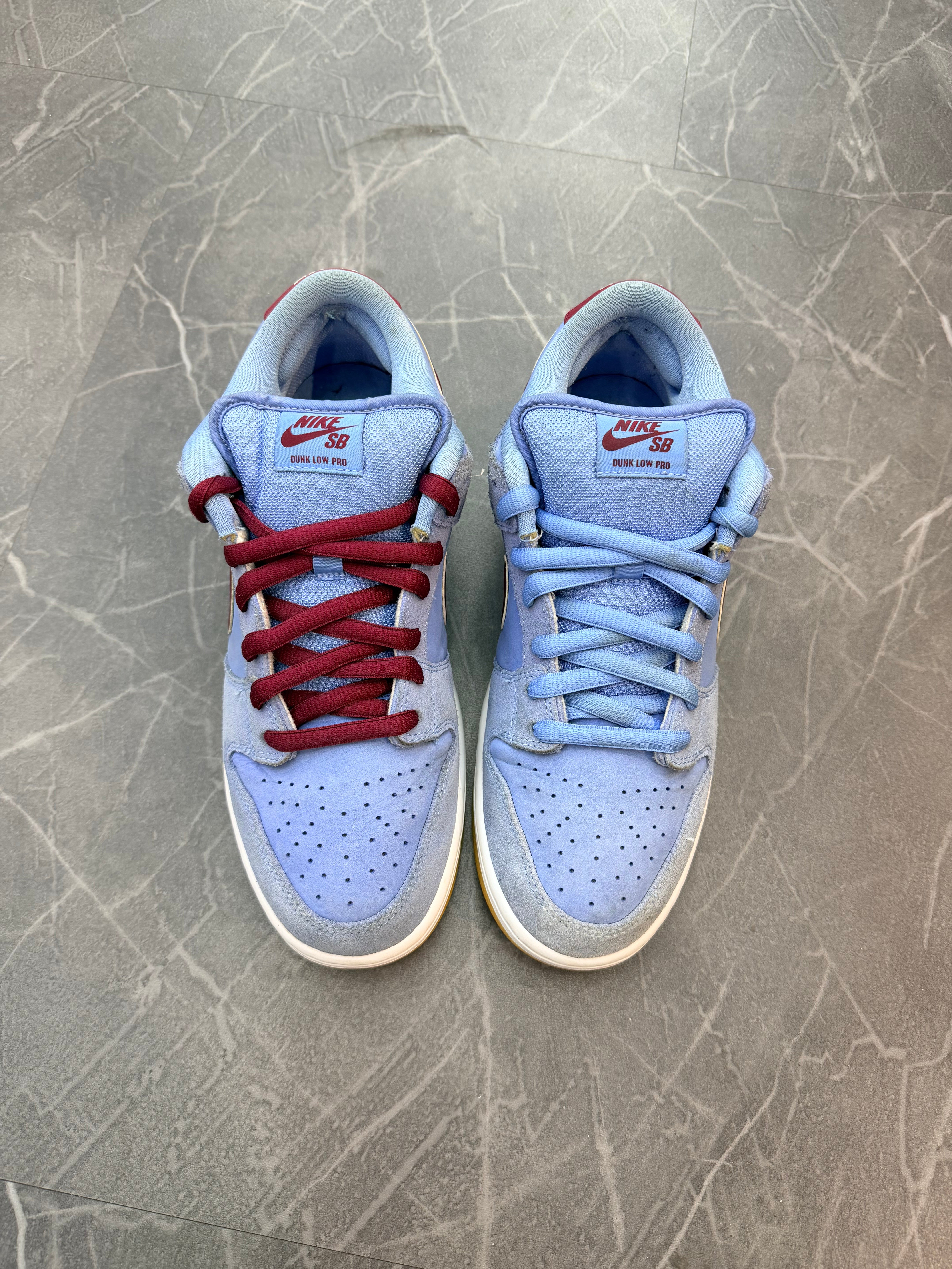 Nike SB Dunk Low “Phillies”