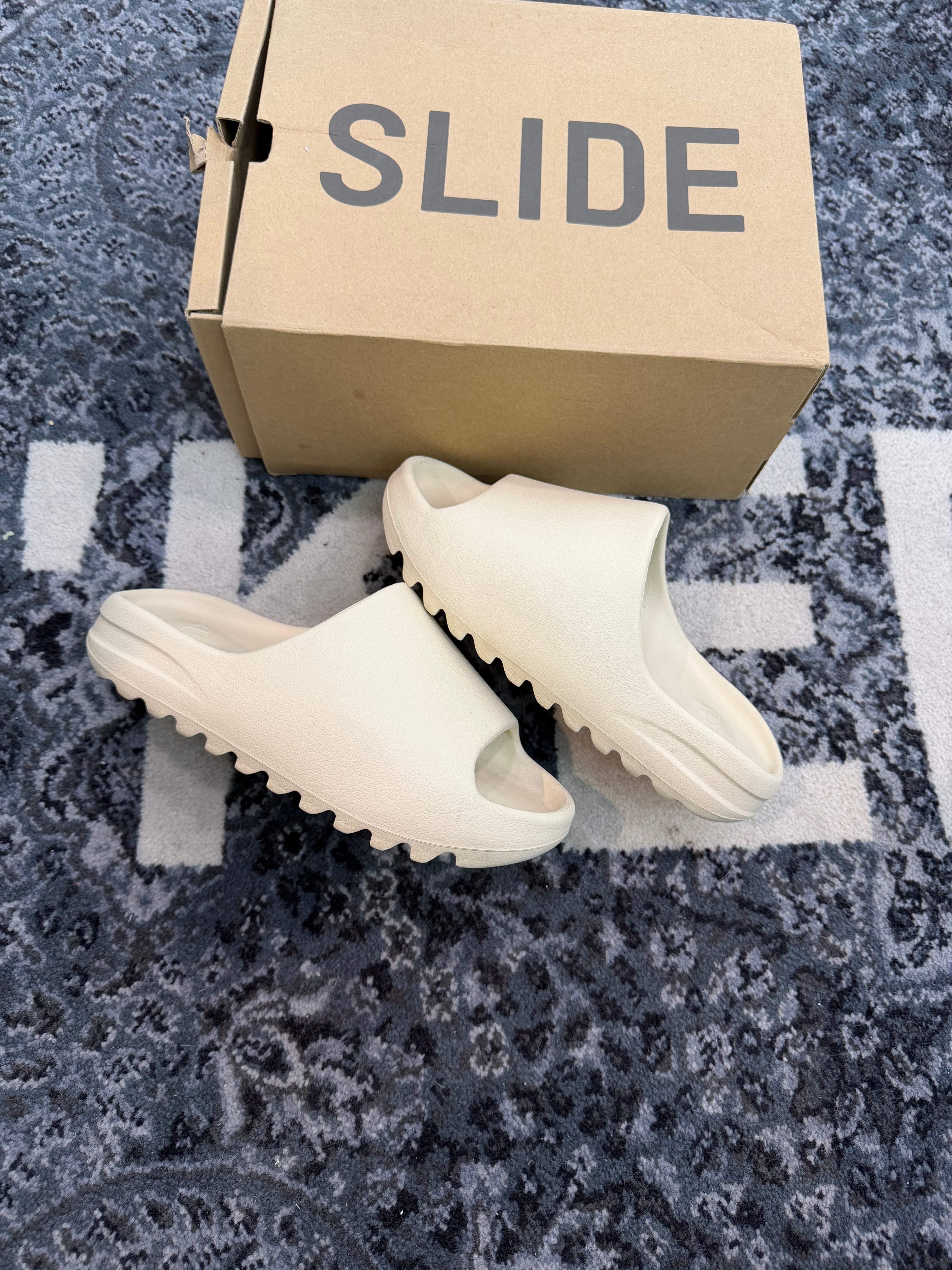 Yeezy Slide “Bone”
