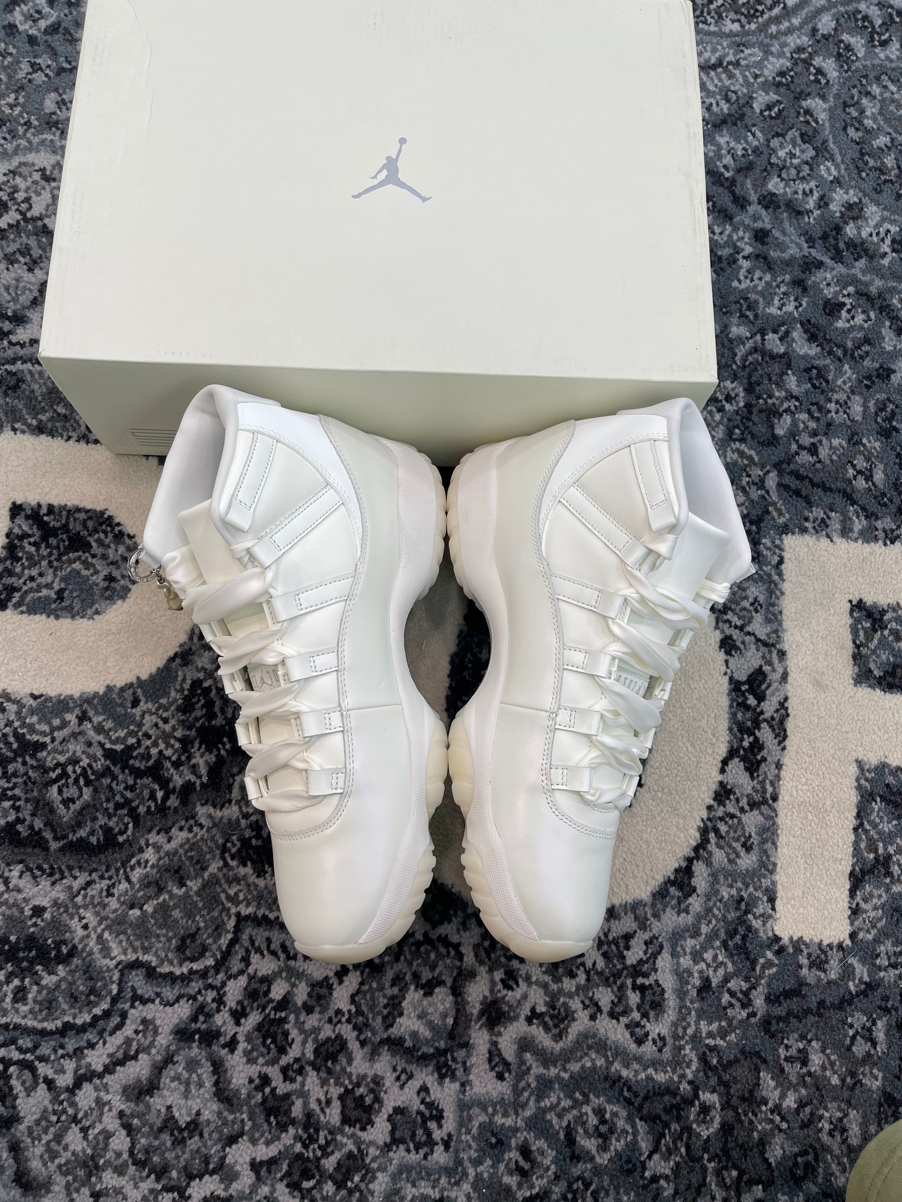 Jordan 11 “Pearl”