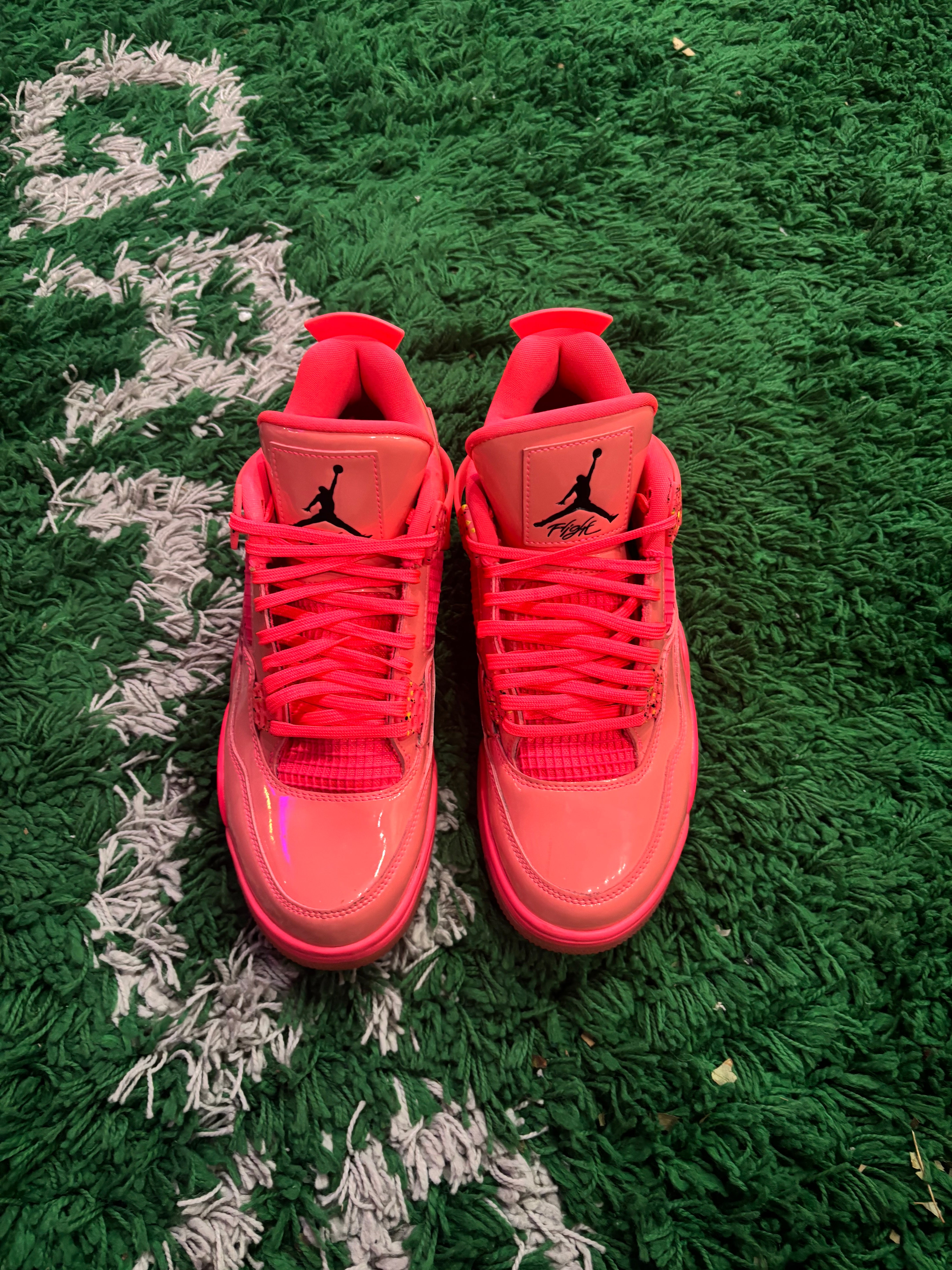 Jordan 4 “Hot Punch”