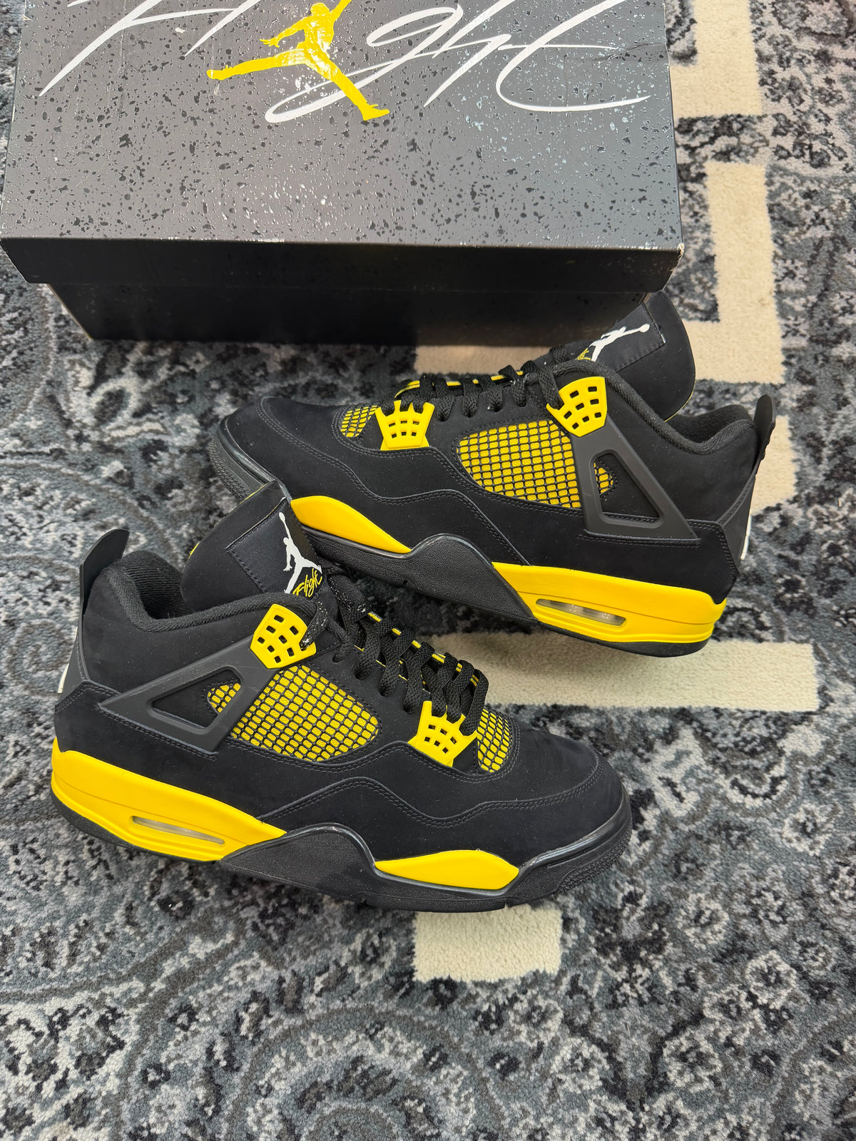 Jordan 4 “Thunder”