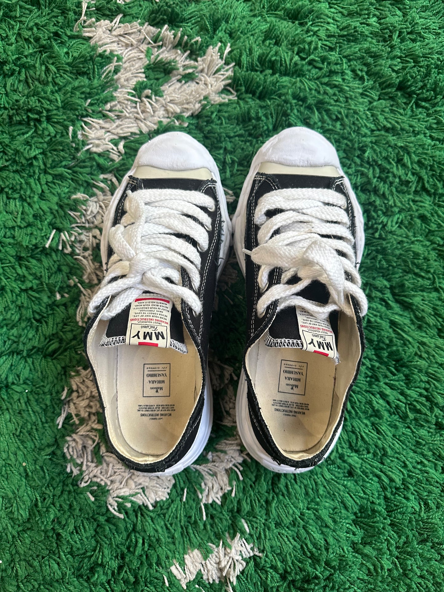 Maison Mihara Canvas Low “Black”