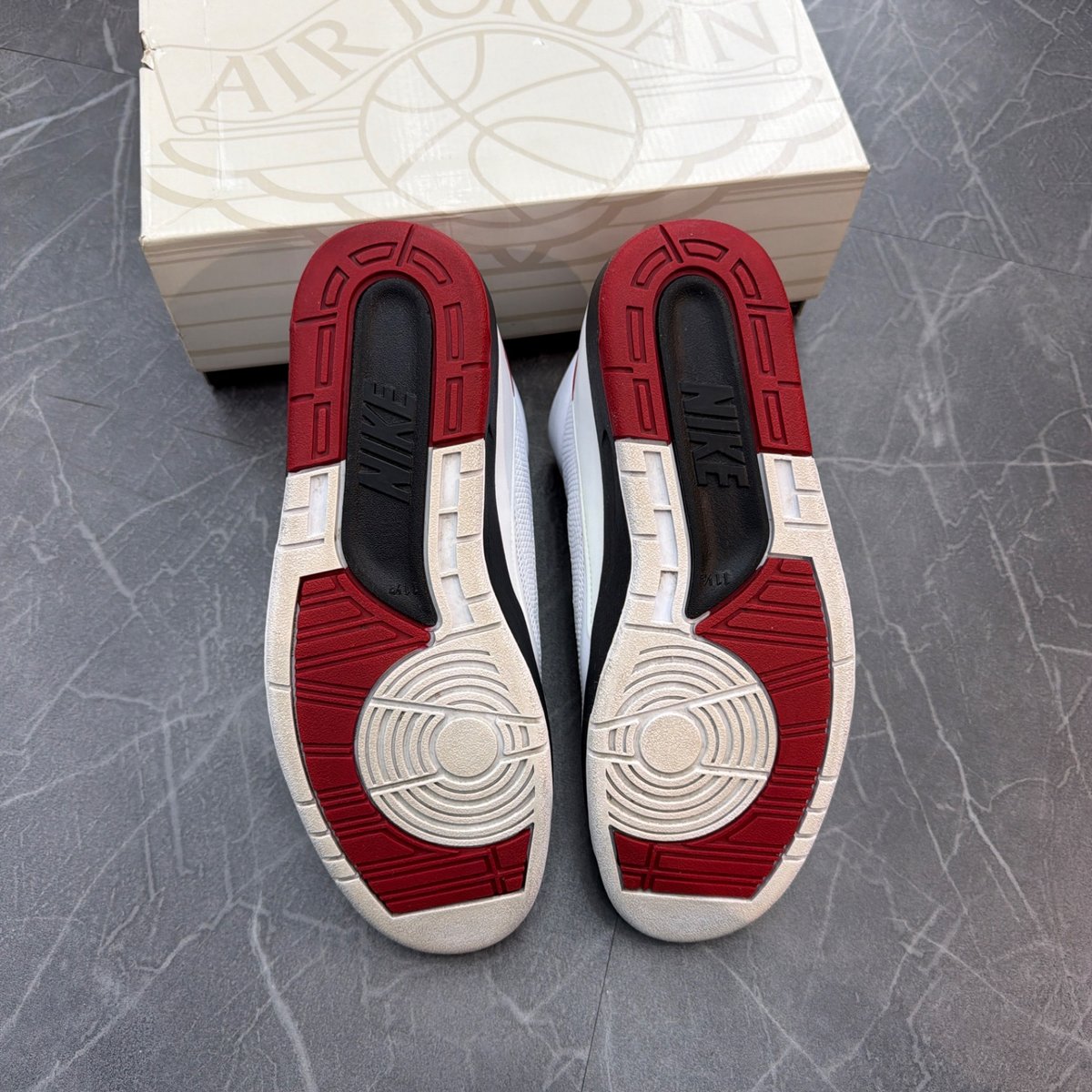 Jordan 2 Retro OG Chicago (2022) (Size 11.5) (Lightly Worn)