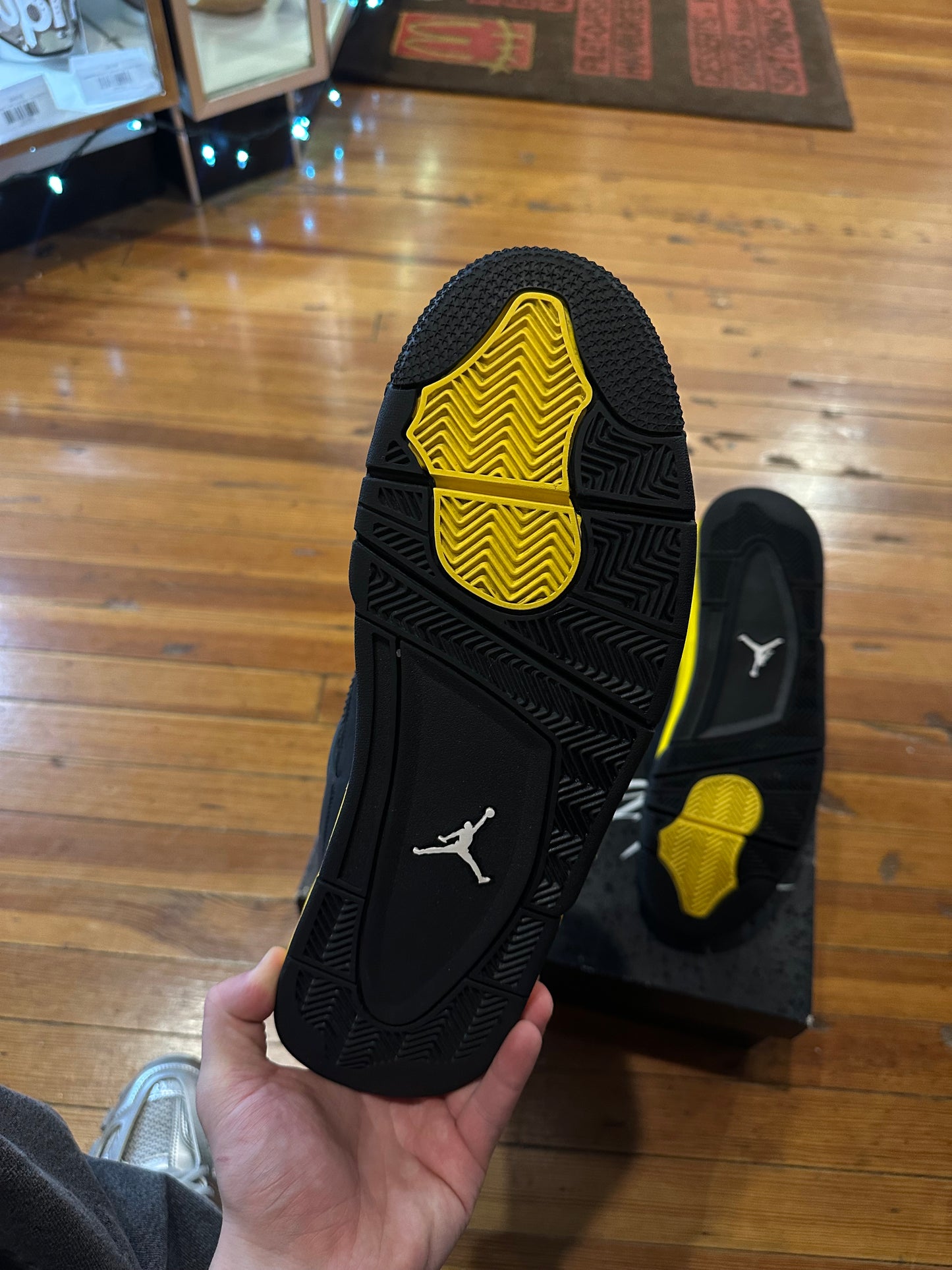 Jordan 4 “Thunder”