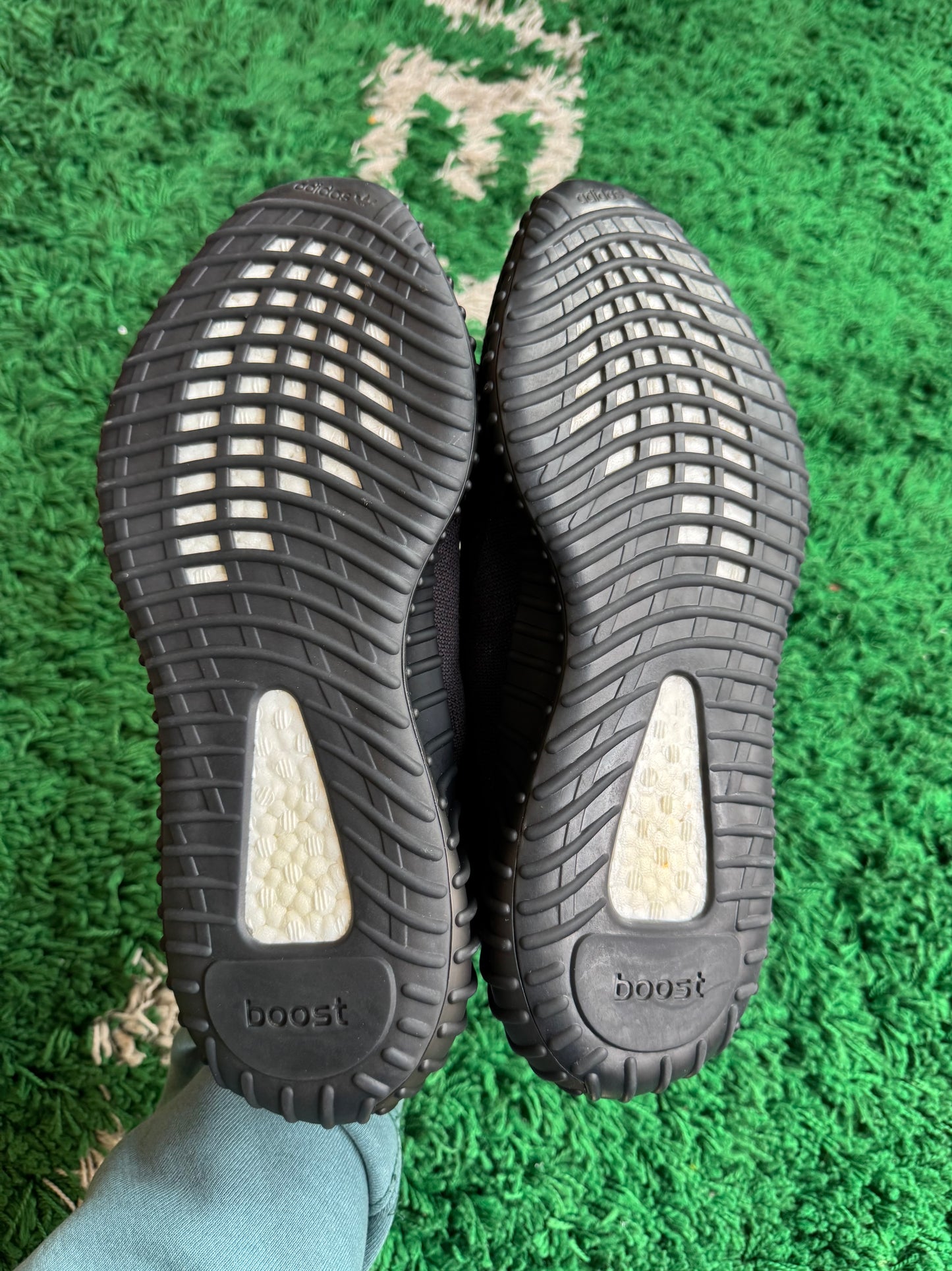 Yeezy 350 “Onyx”