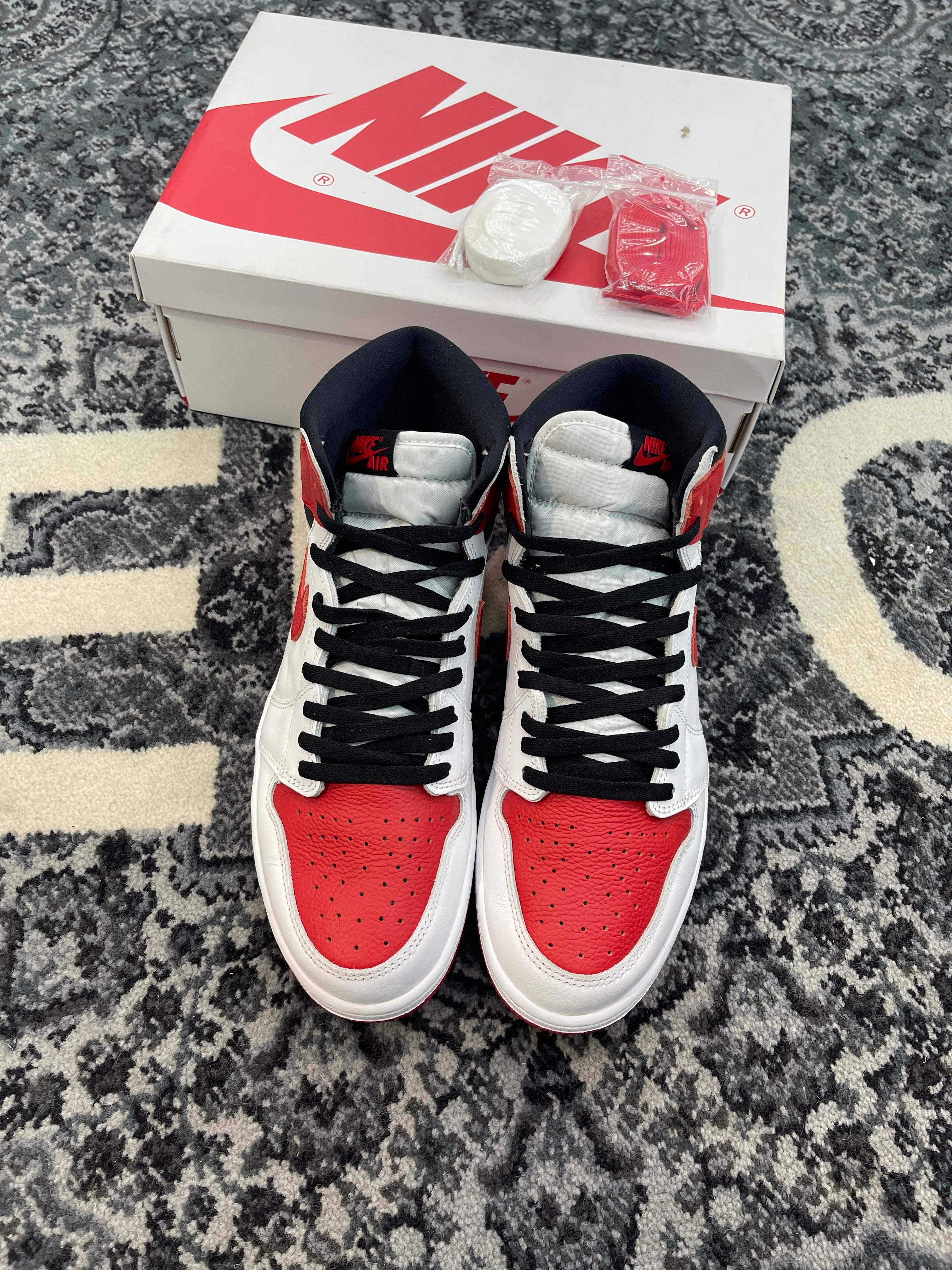 Jordan 1 High “Heritage”