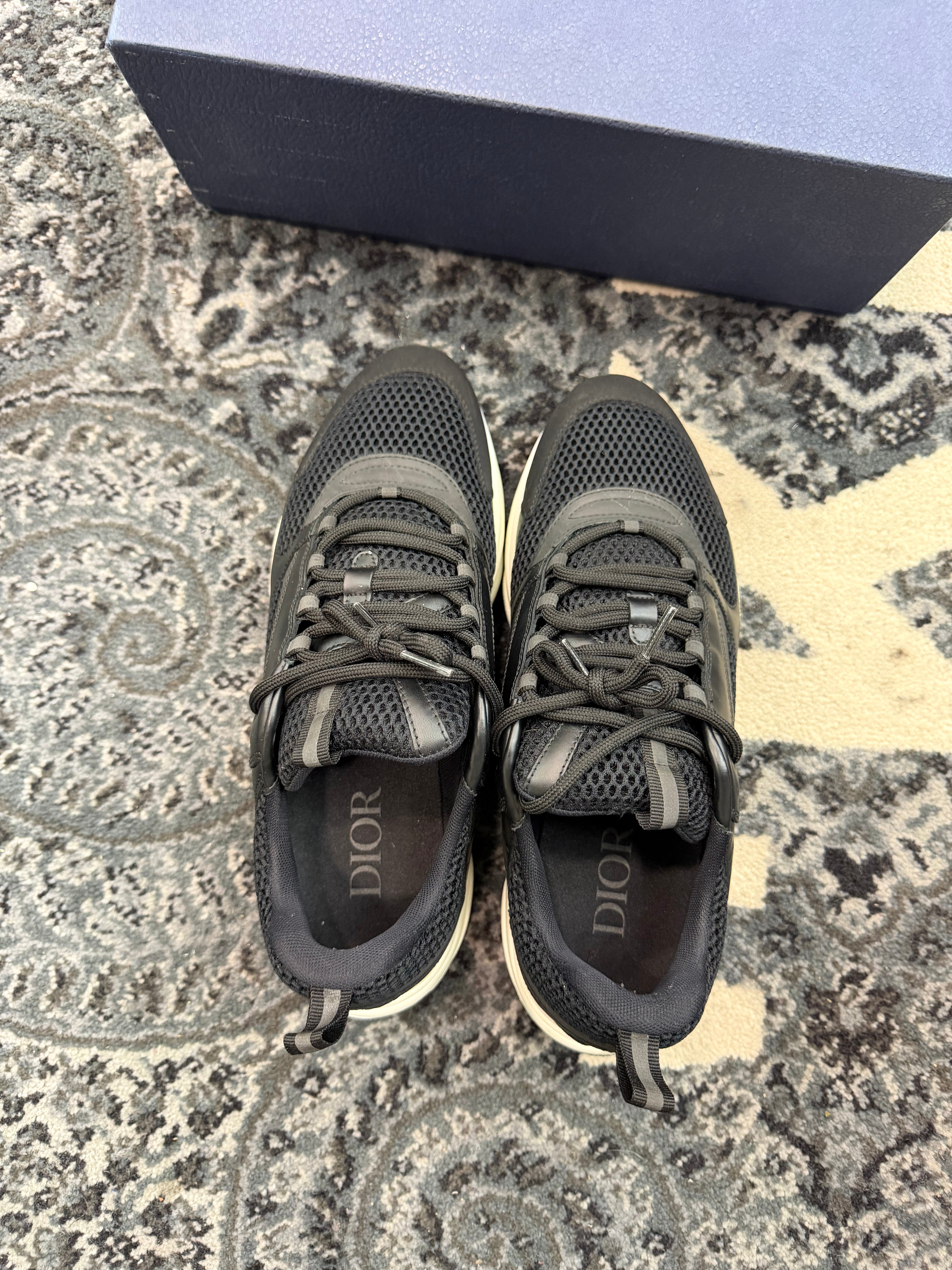 Dior B22 “Black White”