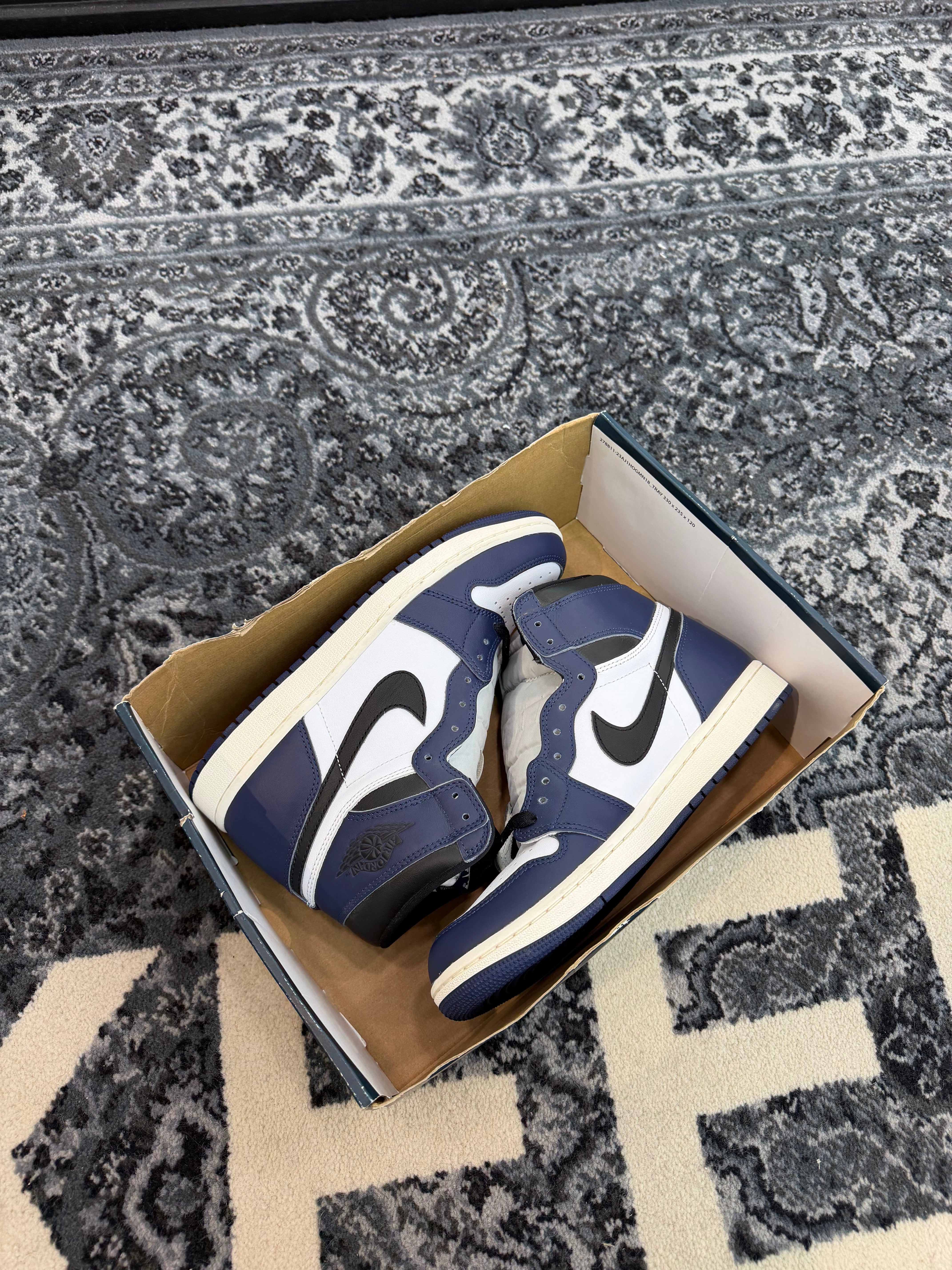Jordan 1 High “Midnight Navy”