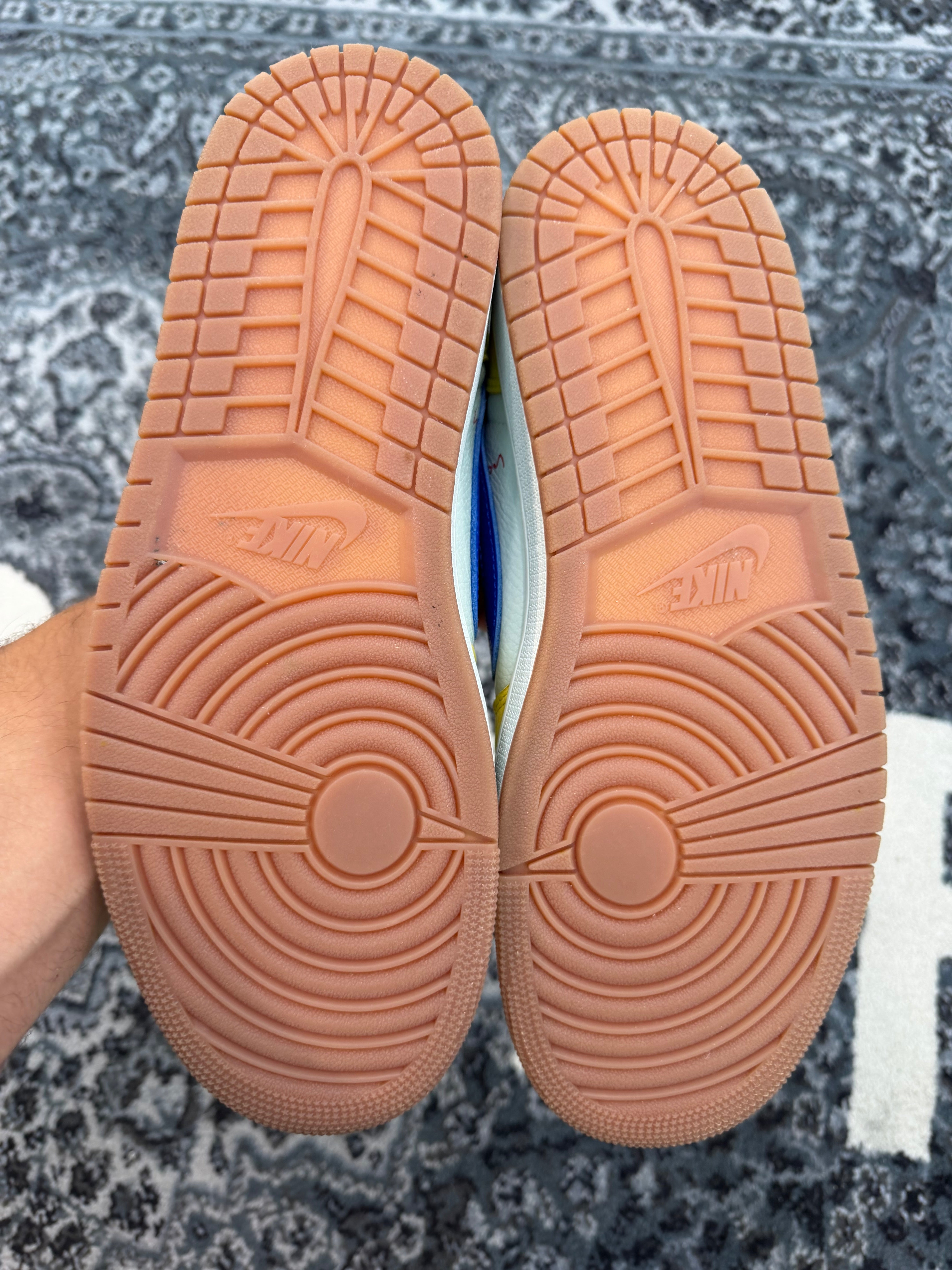 Jordan 1 Low Travis Scott “Canary”