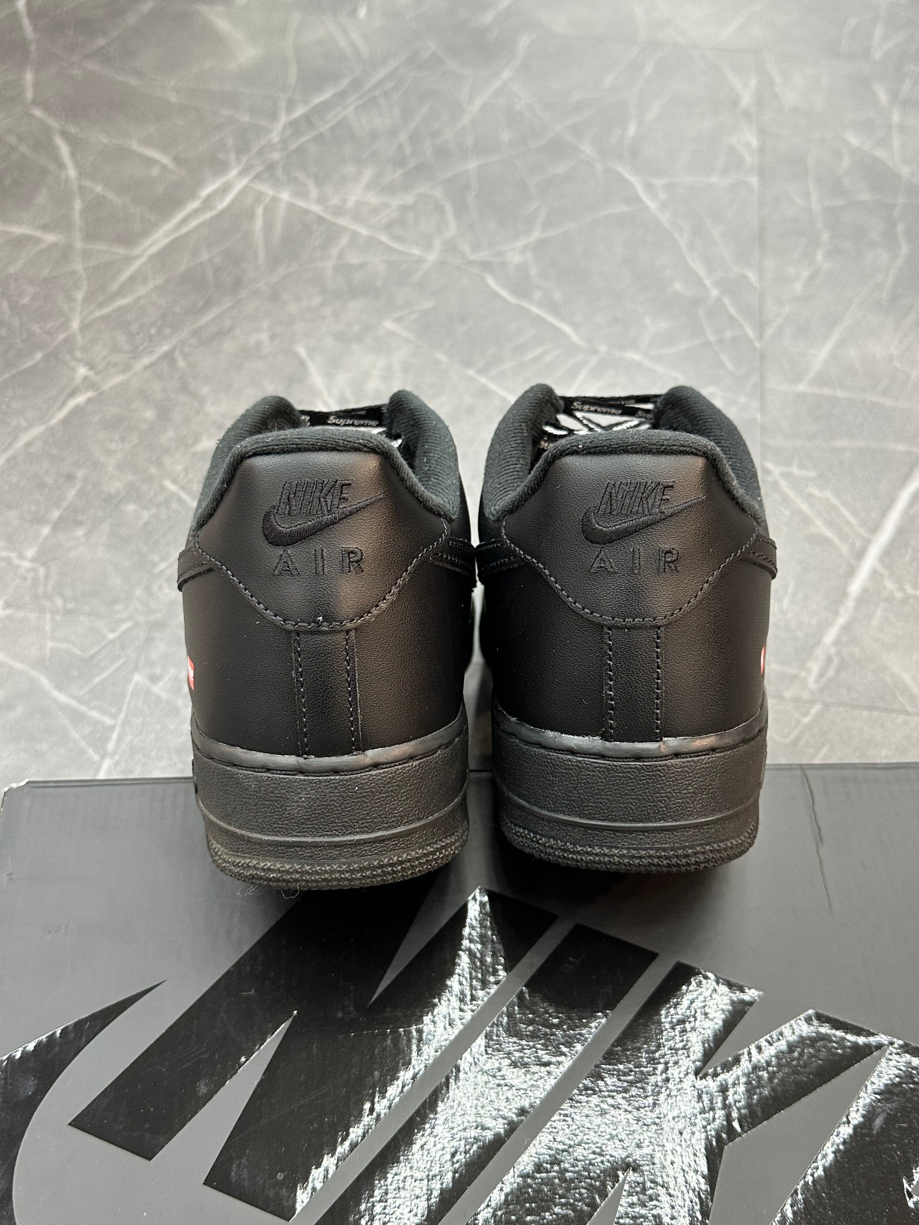 Air Force Supreme “Black”