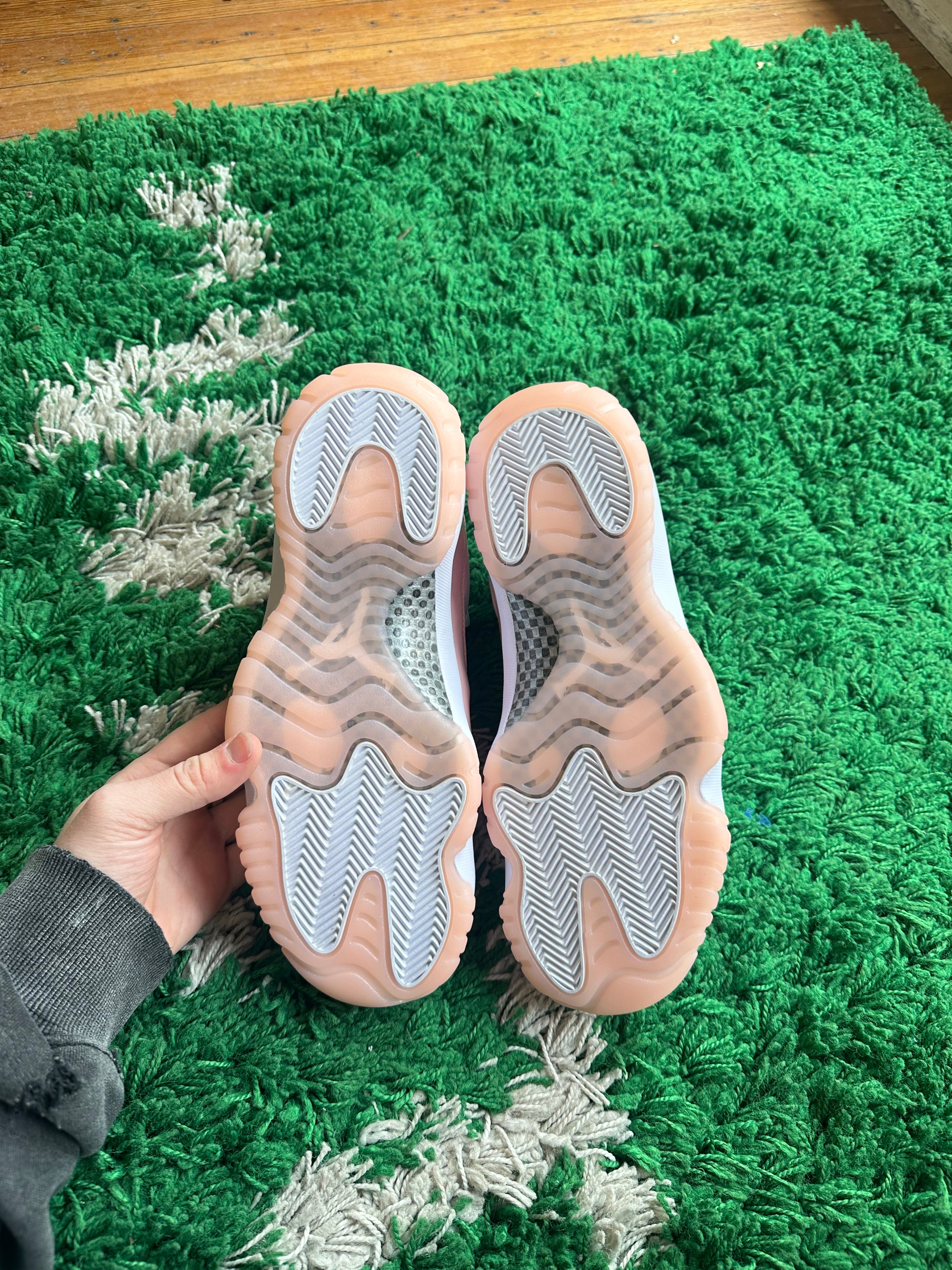 Jordan 11 Low “Legend Pink”