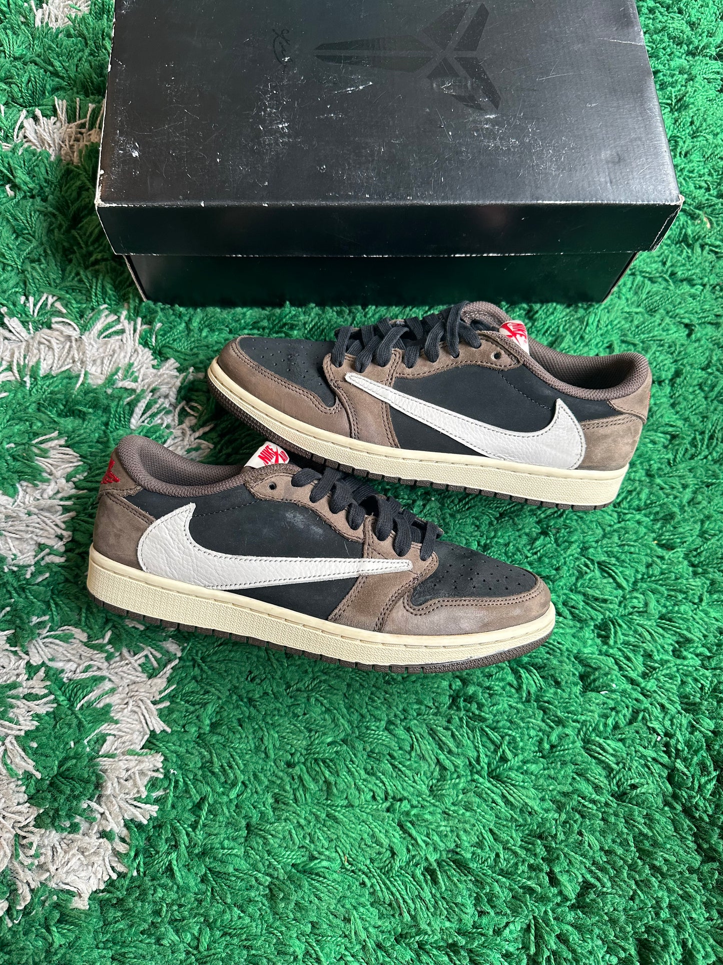 Jordan 1 Low Travis Scott “Mocha”