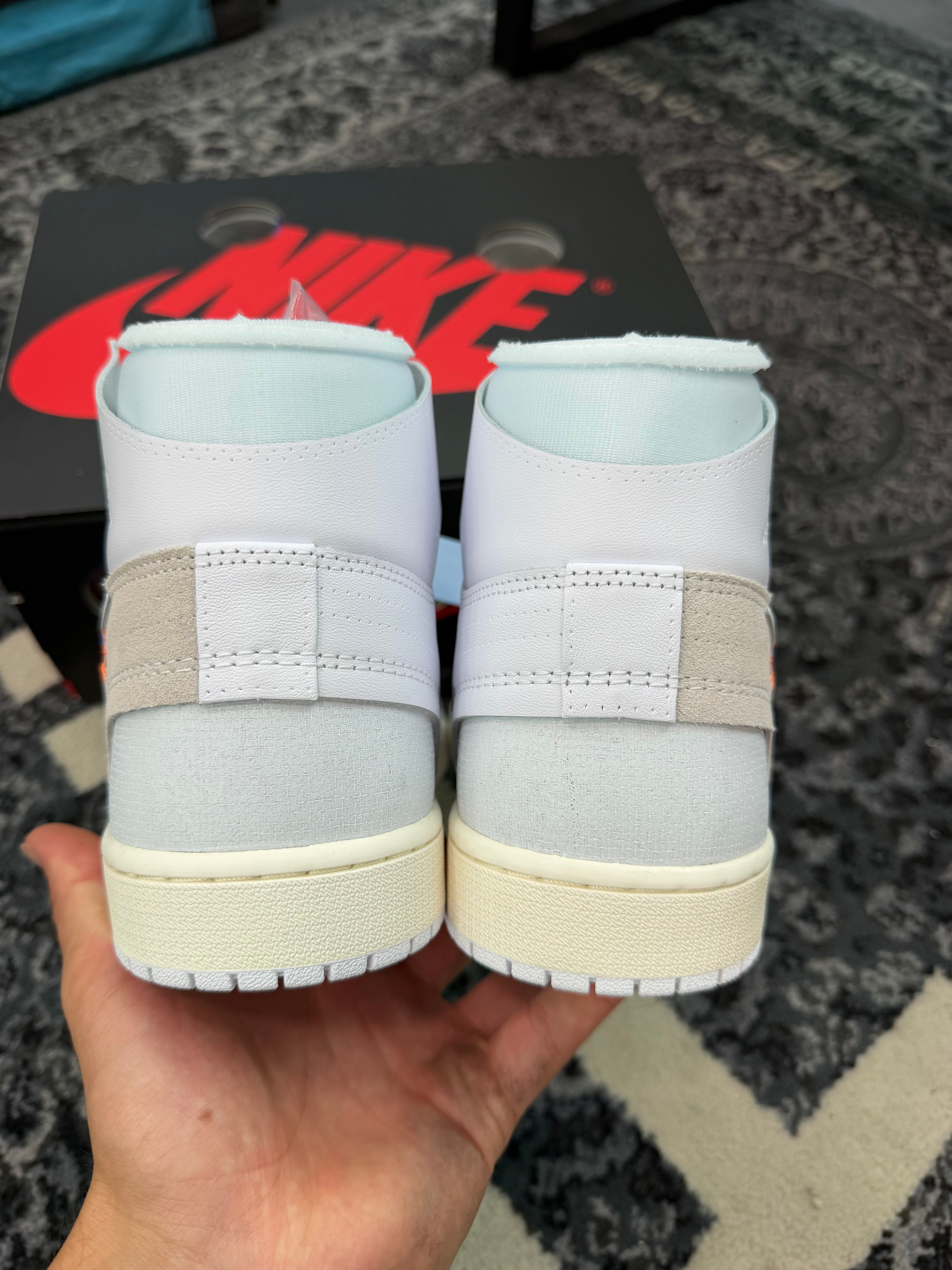 Jordan 1 High x Off White “Alaska”