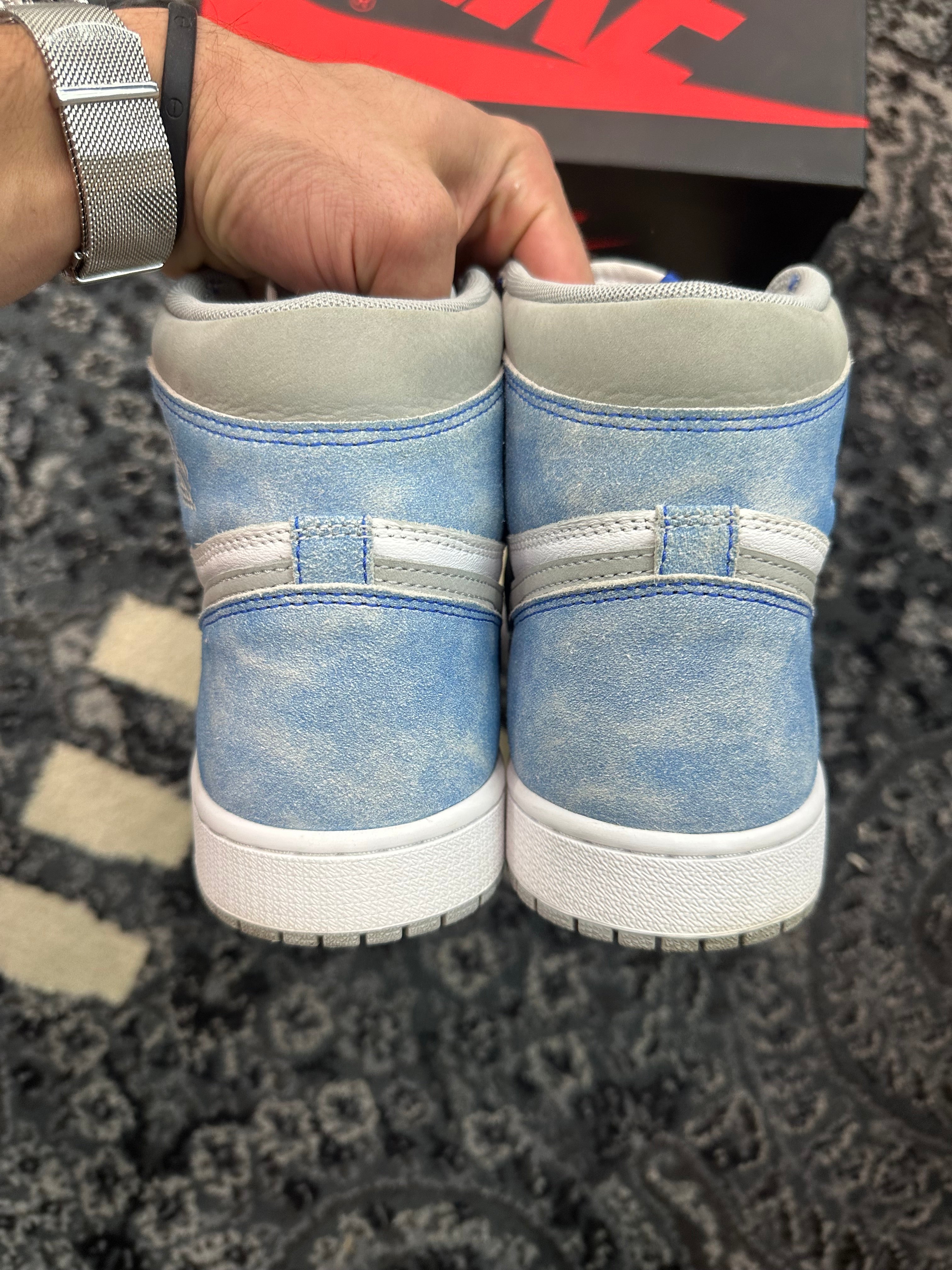 Jordan 1 High “Hyper Royal”