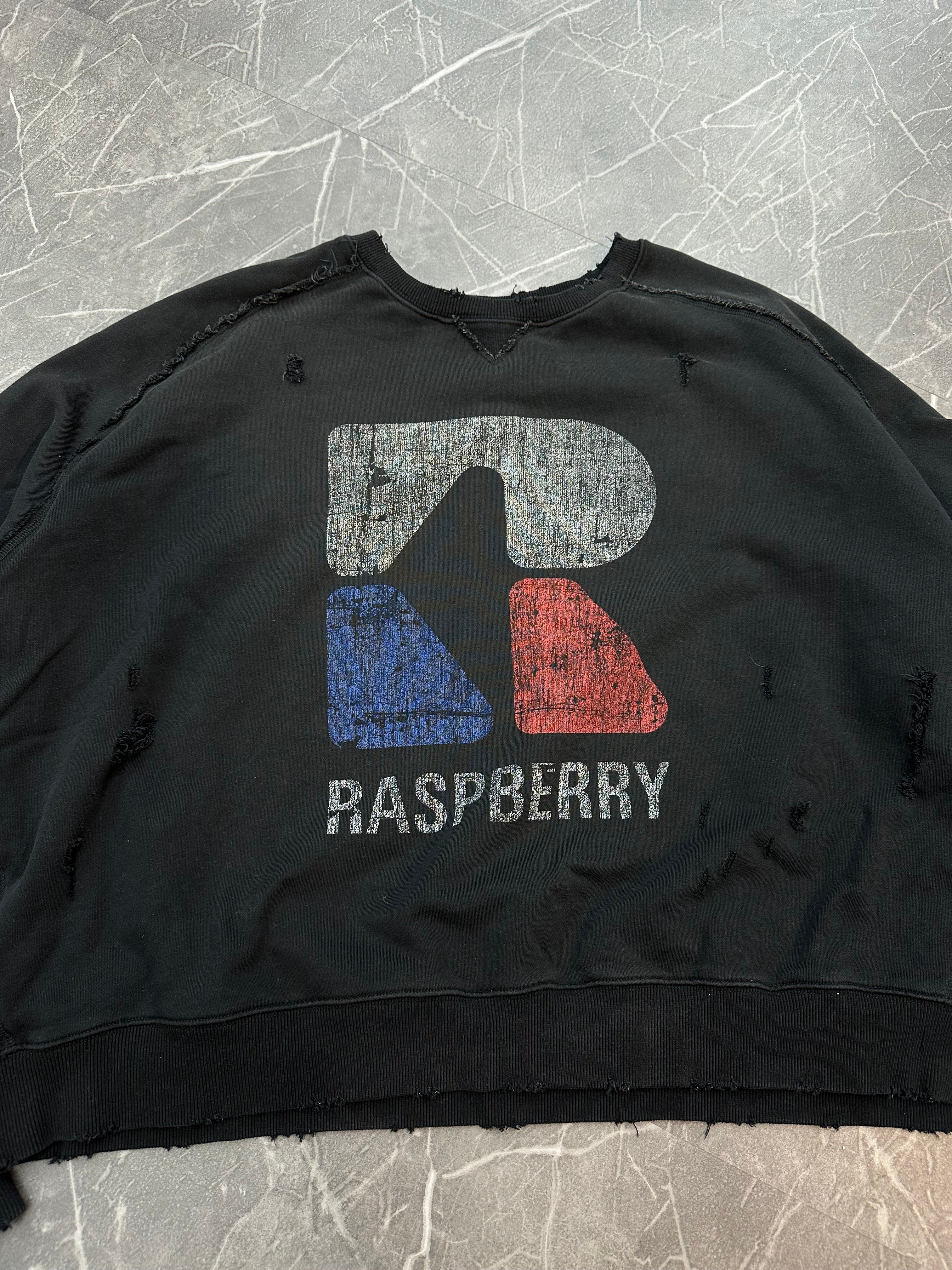 GV Gallery Raspberry Hills RAF Berry Crewneck Black
