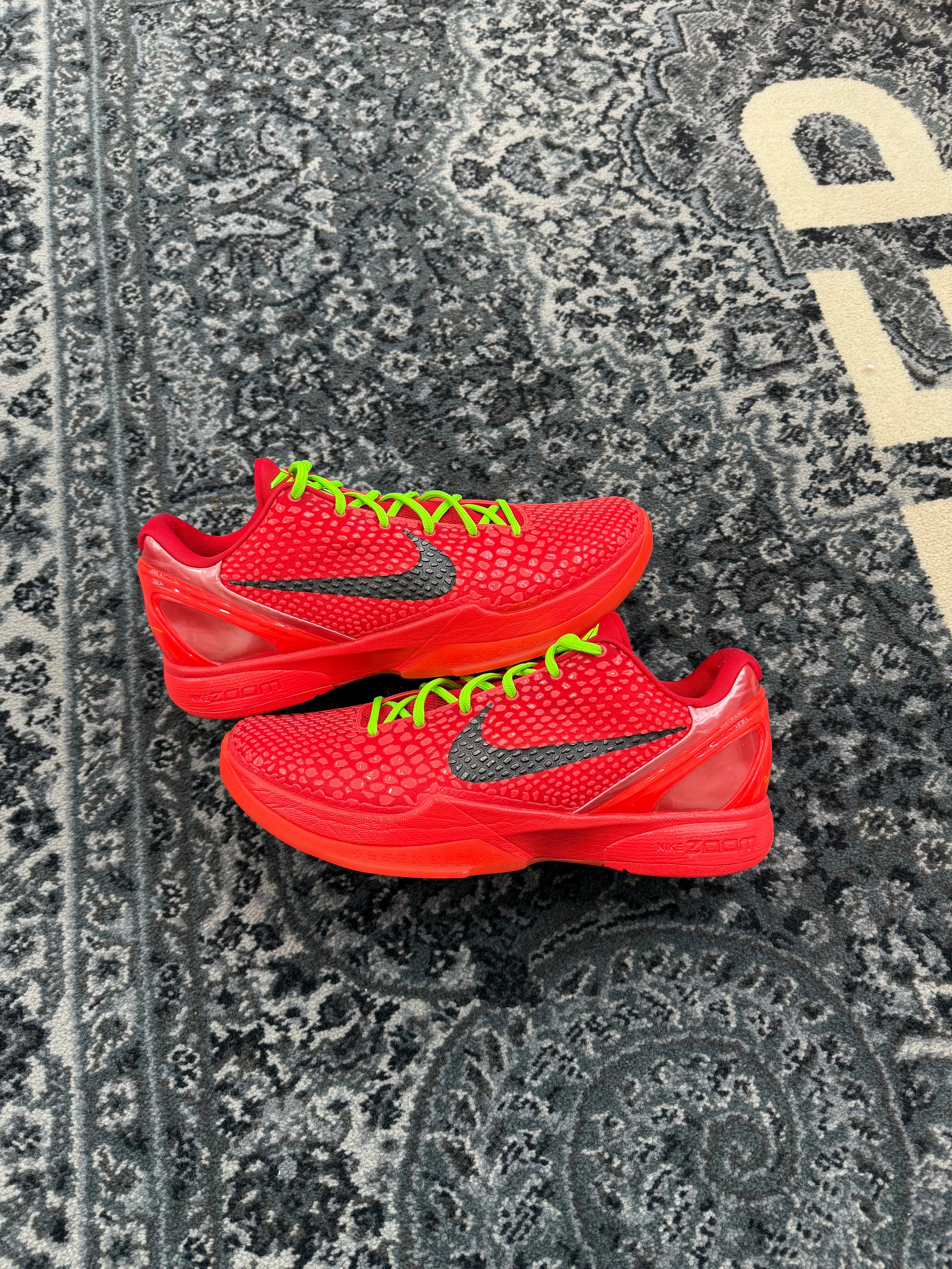 Kobe 6 Protro “Reverse Grinch”