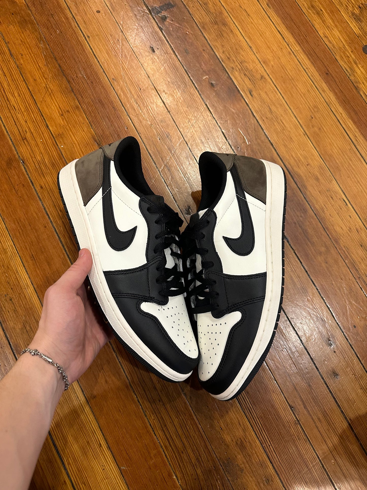 Jordan 1 Low “Mocha”