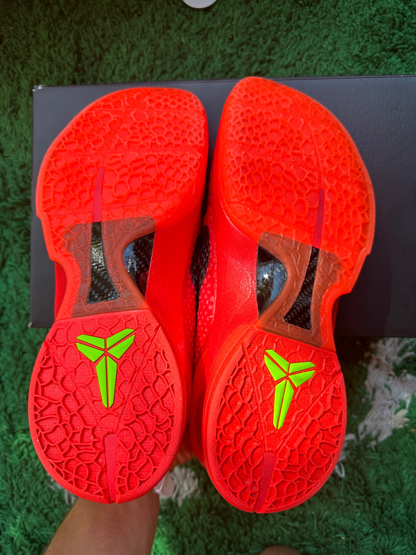 Kobe 6 Protro “Reverse Grinch”