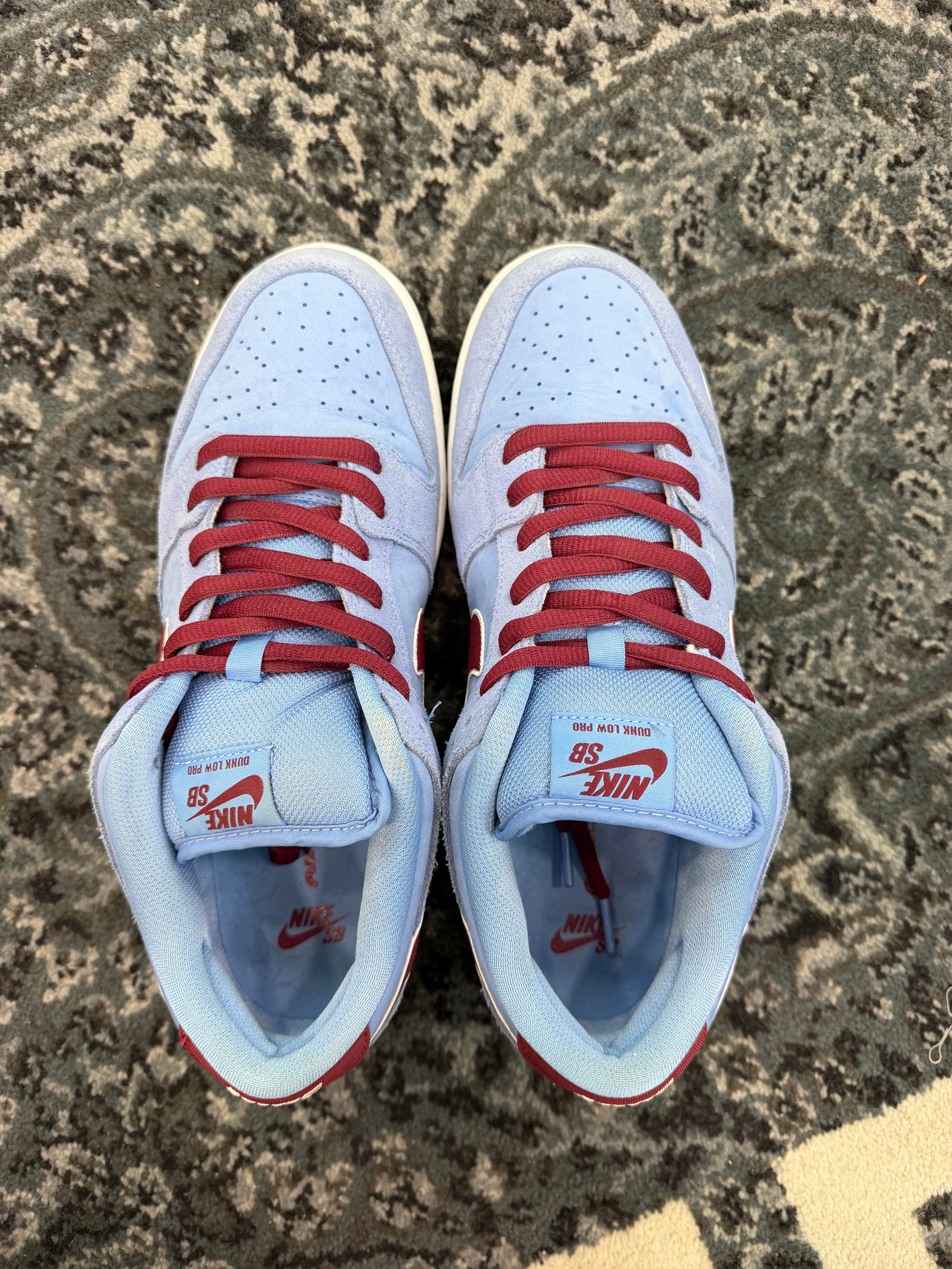 Nike Dunk Low SB “Philadelphia Phillies”