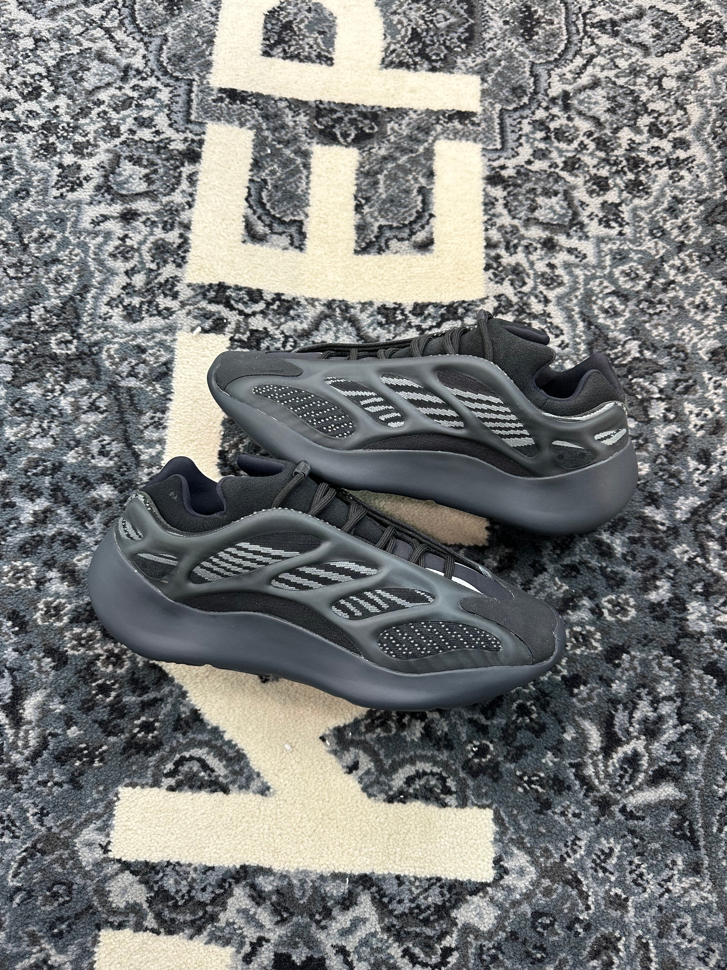 Yeezy 700 “Dark Glow”