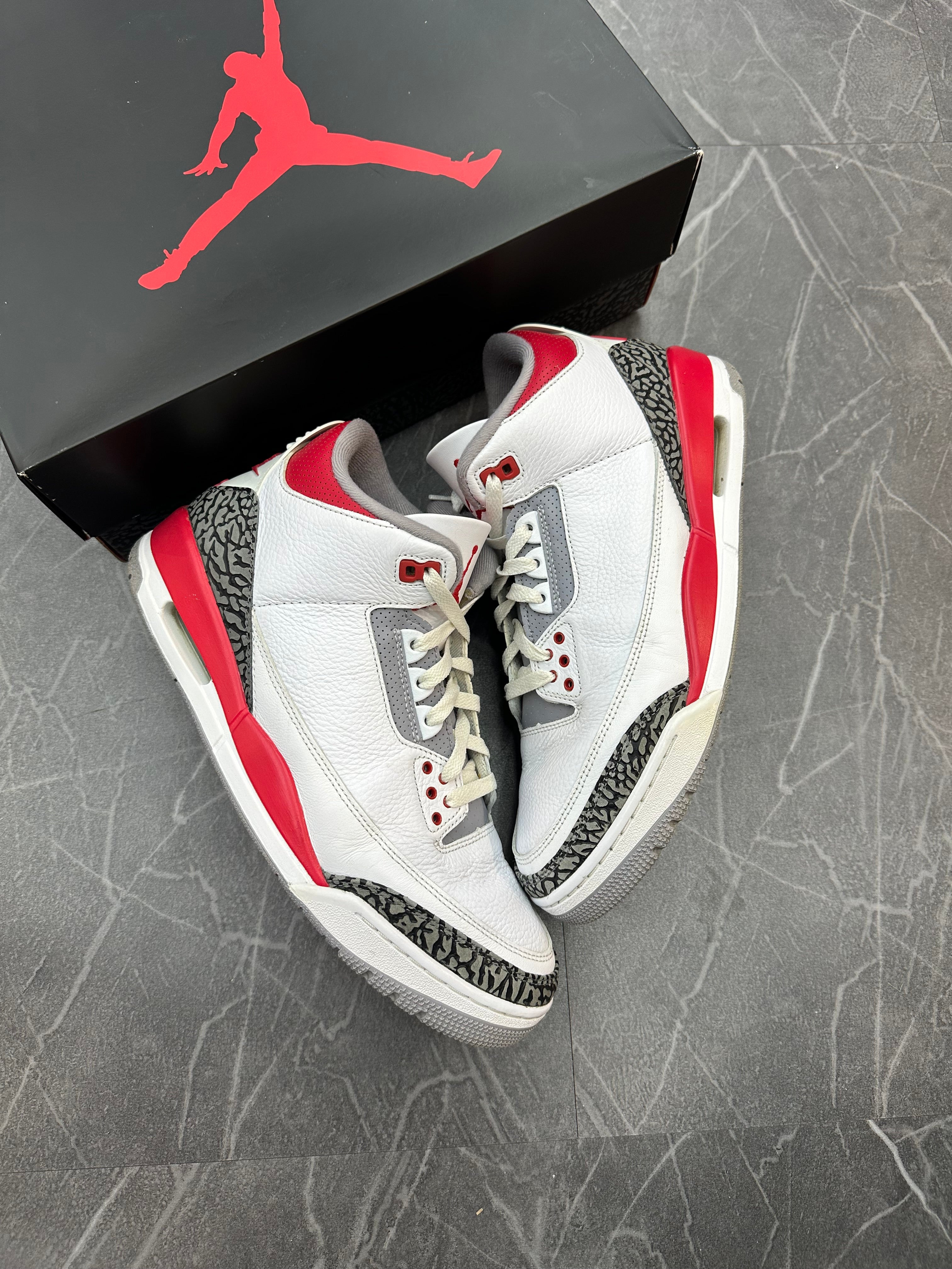Jordan 3 “Fire Red” (2022)