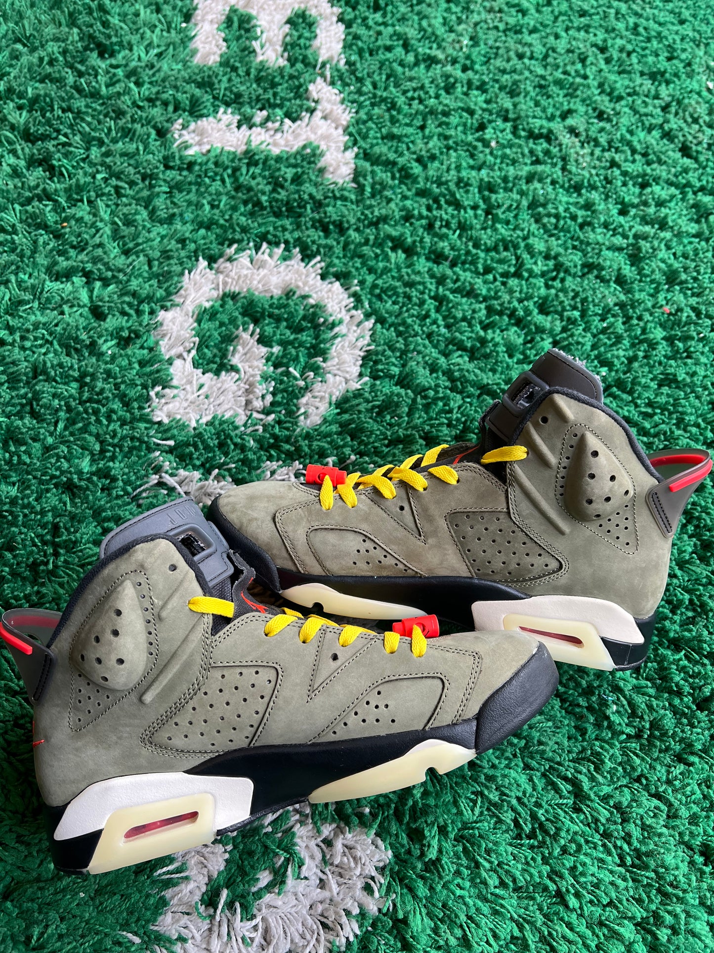 Jordan 6 x Travis Scott “Olive”