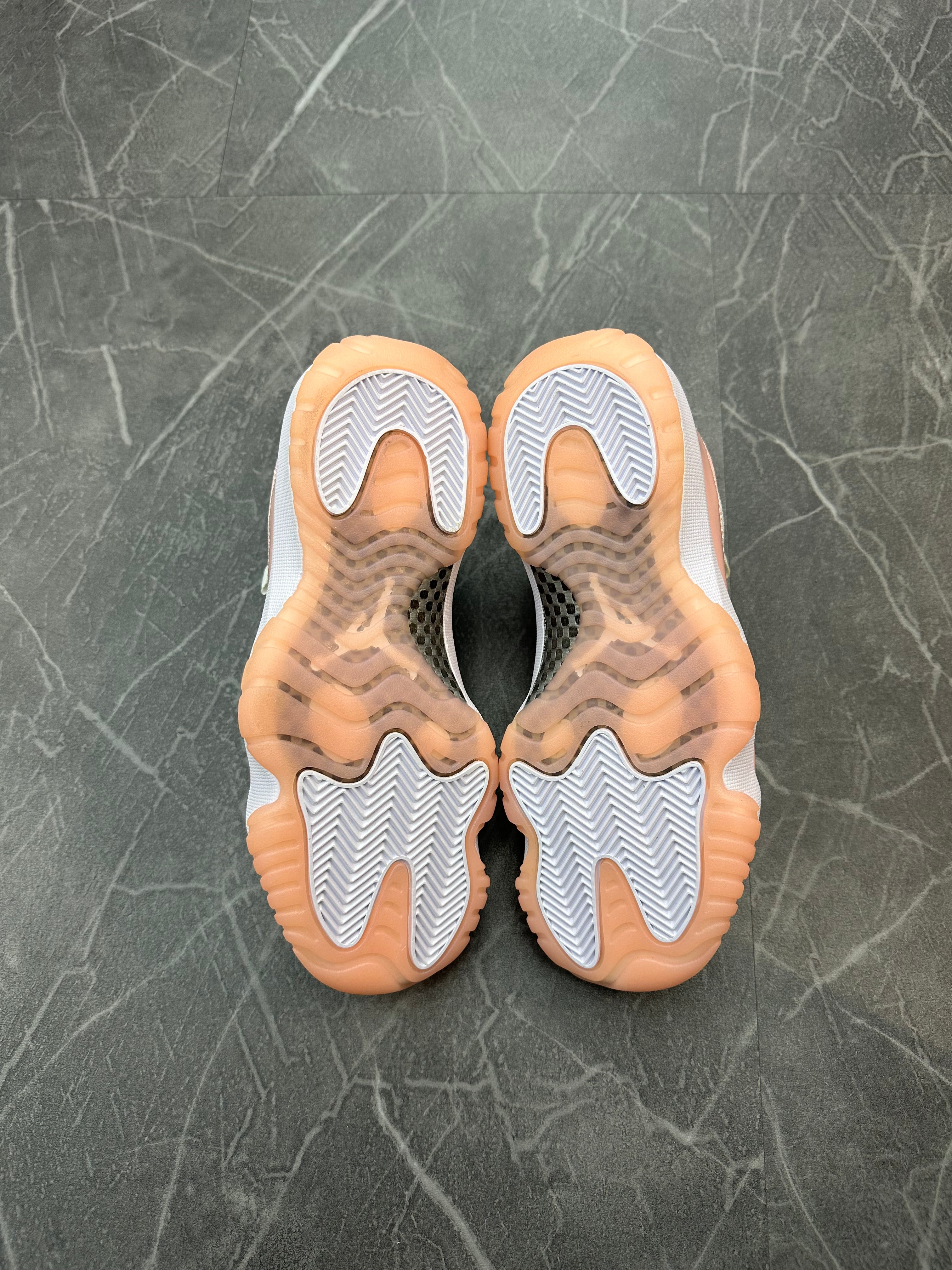 Jordan 11 Low “Legend Pink”