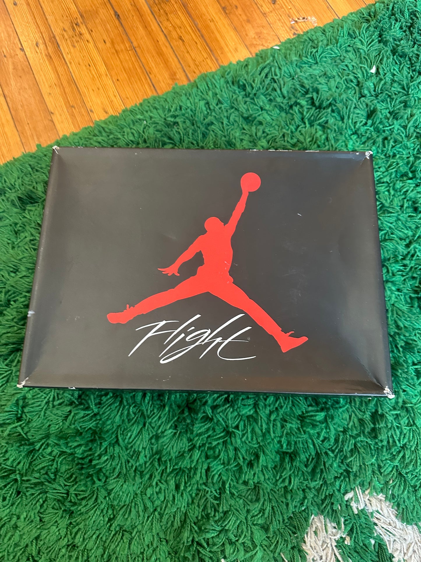 Jordan 4 “Red Thunder”